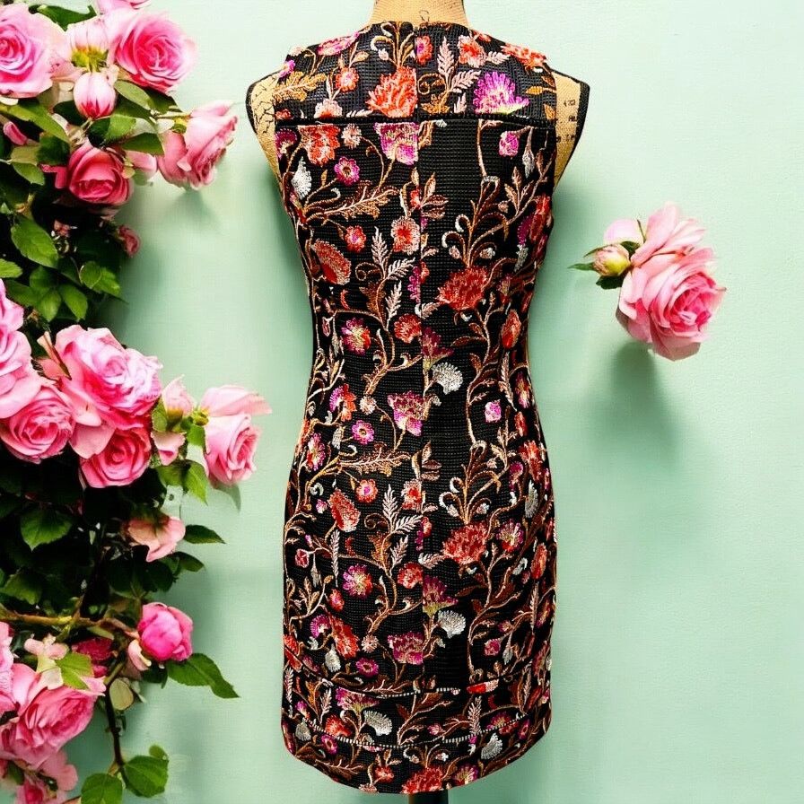 White House Black Market White House Black Market Sheath Dress-Black Embroidered Size S / US 4 / IT 40 - 2 Thumbnail