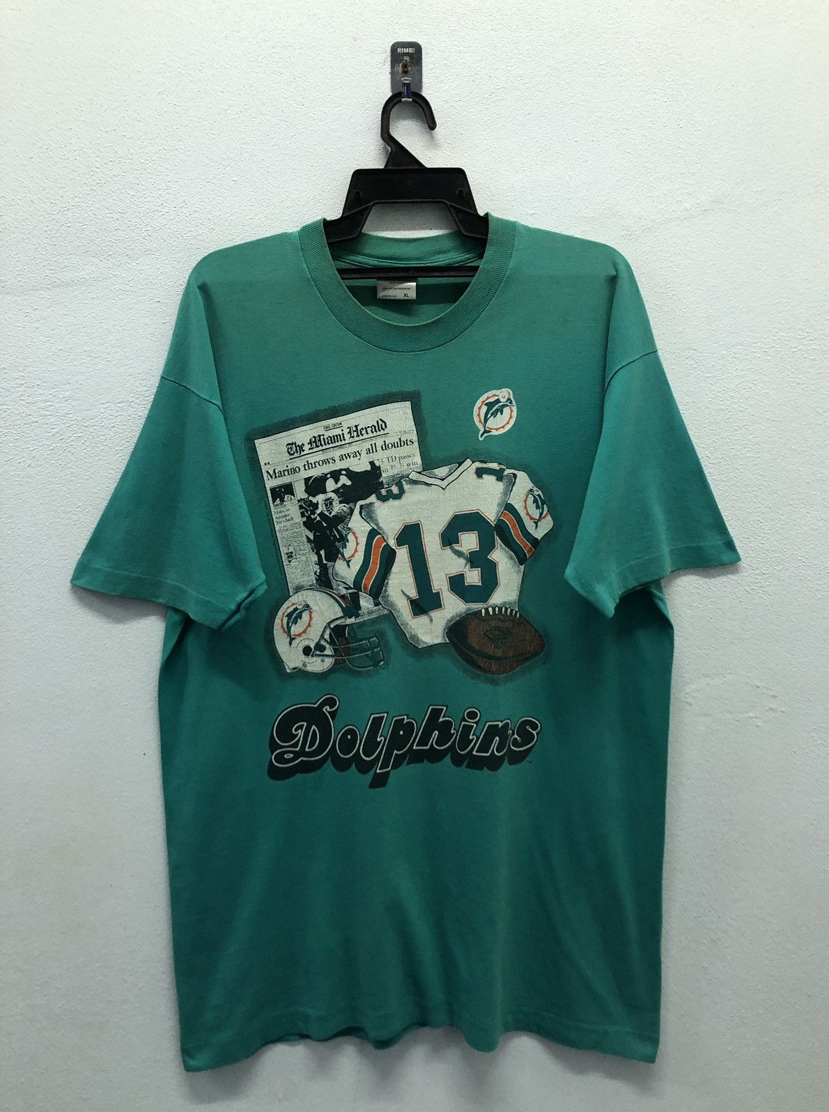 Vintage Vintage 1994 The Miami Herald Front Dages Made In Usa TShirt Size US XL / EU 56 / 4 - 1 Thumbnail