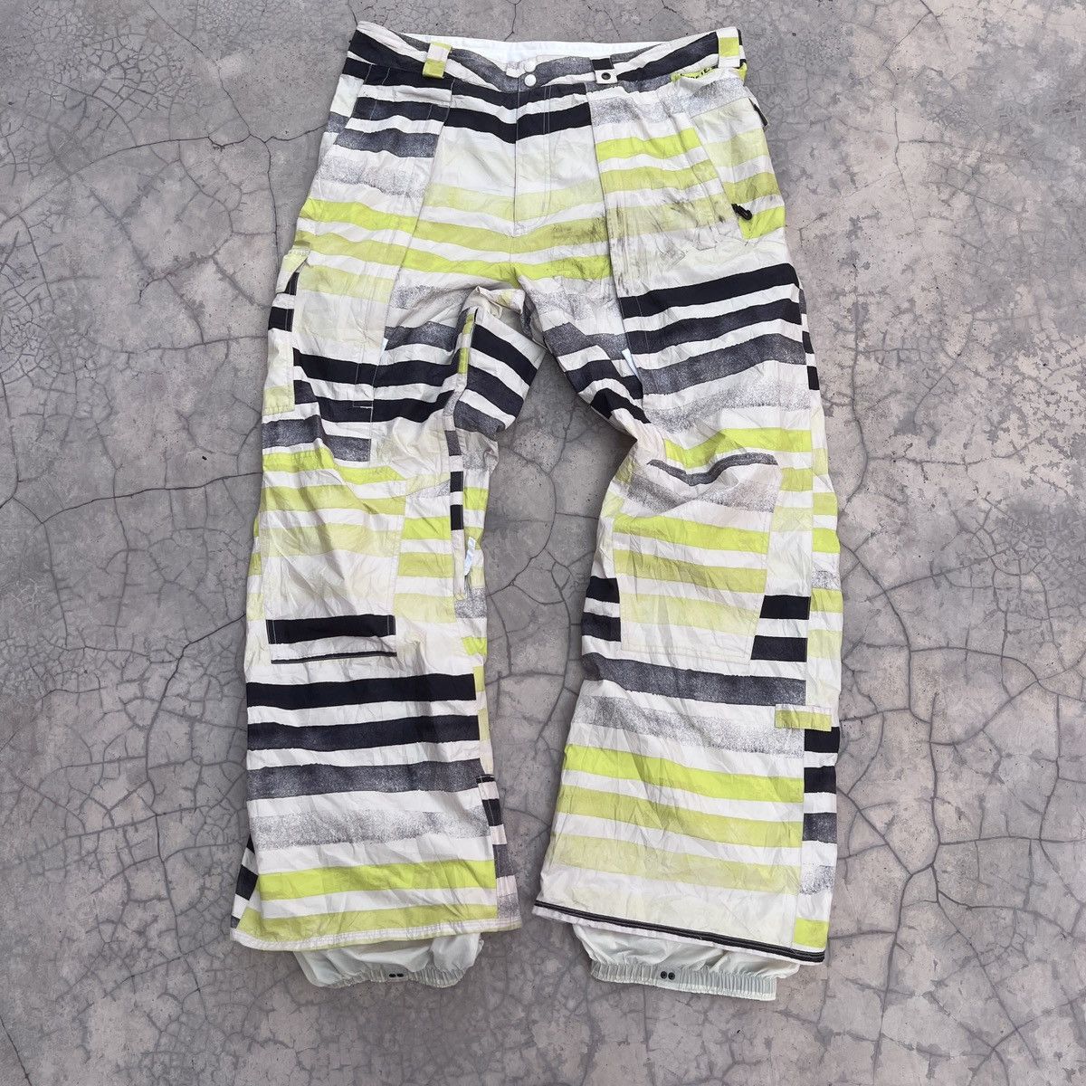 Burton Burton GoreTex Snowboard Pants Size US 40 / EU 56 - 1 Thumbnail