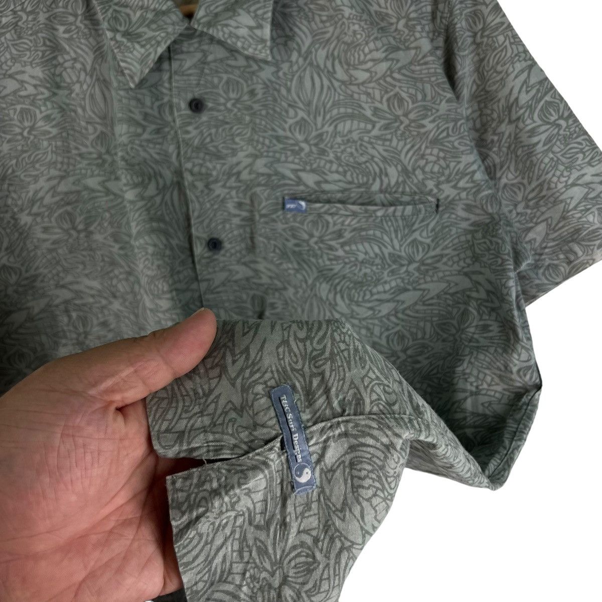 Other 🔥VINTAGE HAWAII SHIRT BUTTON UPS T&C SURF DESIGN Size US L / EU 52-54 / 3 - 5 Thumbnail
