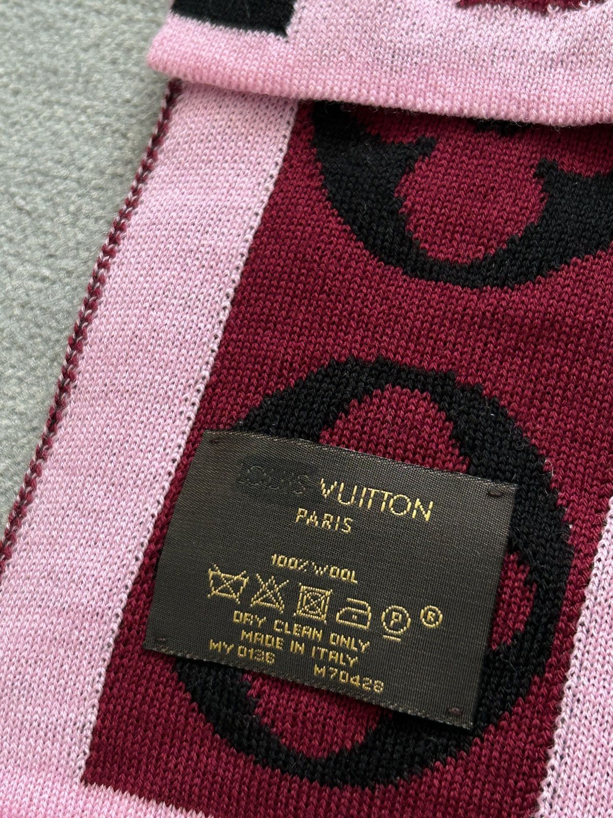 Louis Vuitton 💥Louis Vuitton Pink Monogram Logomania Scarf Size ONE SIZE - 4 Thumbnail