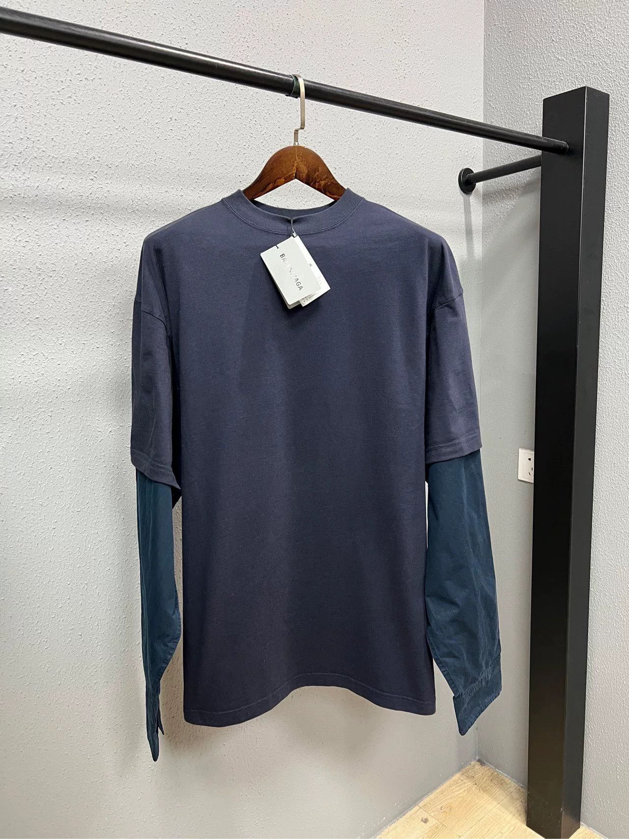 Balenciaga Balenciaga Two-in-One Hoodie Shirt Size XXS / US 00 / IT 34 - 1 Thumbnail