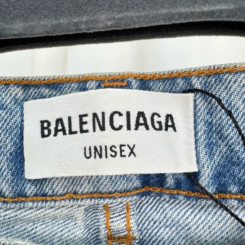 Balenciaga Balenciaga Washed and destroyed jeans Size US 27 - 6 Thumbnail