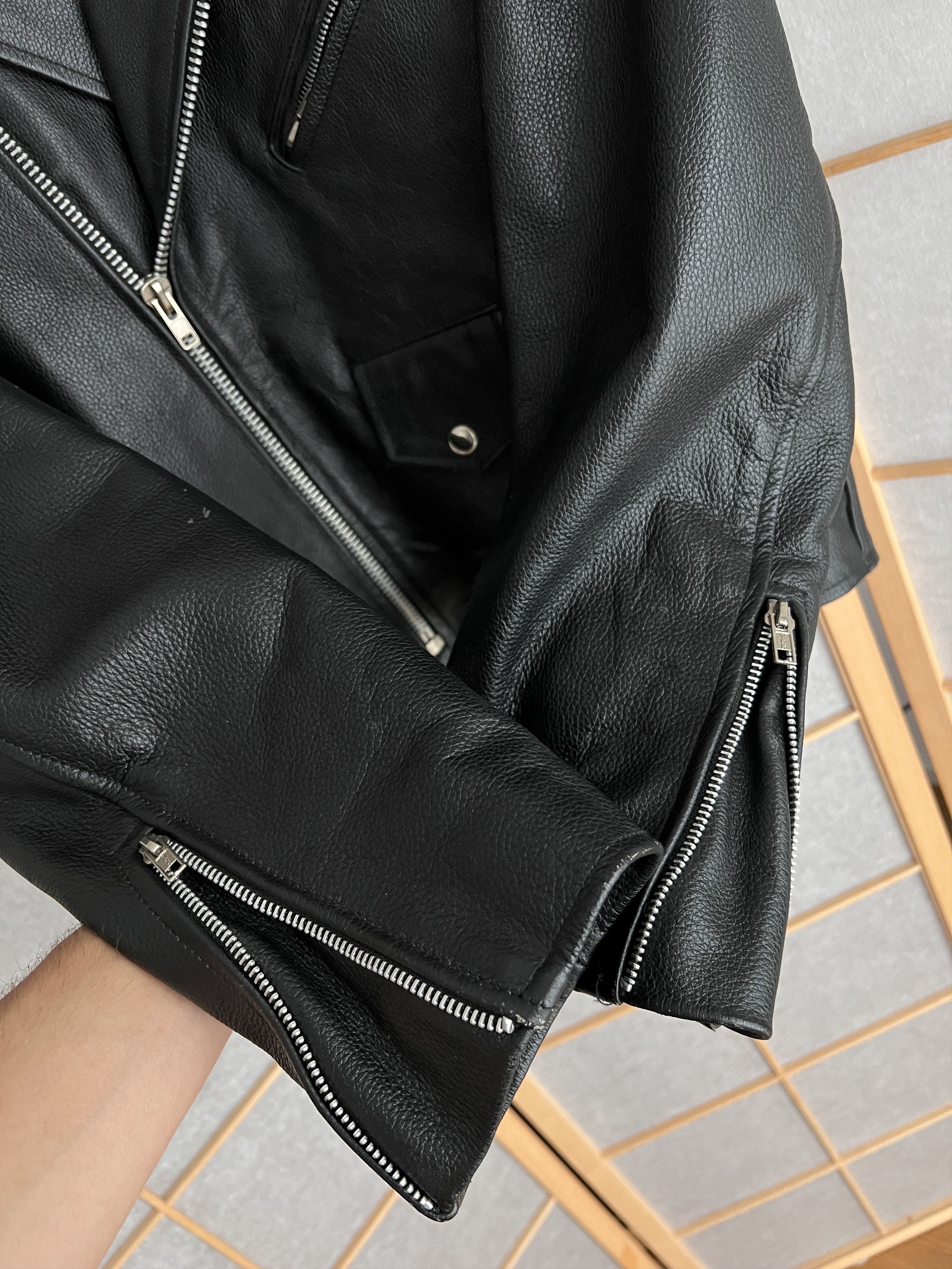 Le Grande Bleu (L.G.B.) Terminator crop vintage hard leather bomber jacket biker y2k Size US M / EU 48-50 / 2 - 11 Thumbnail