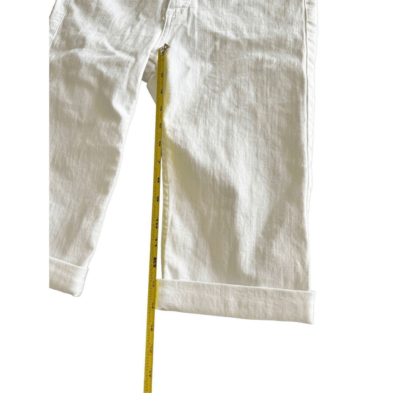Other RAFAELLA WHITE DENIM CUFFED BERMUDA SHORT Size 6 Size 27" / US 4 / IT 40 - 4 Thumbnail