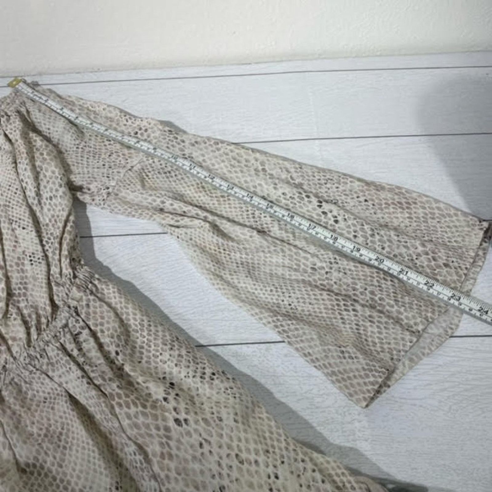 Other TJD Snakeskin Gray White Ombré Off Shoulder Peasant Dress Size M / US 6-8 / IT 42-44 - 7 Thumbnail