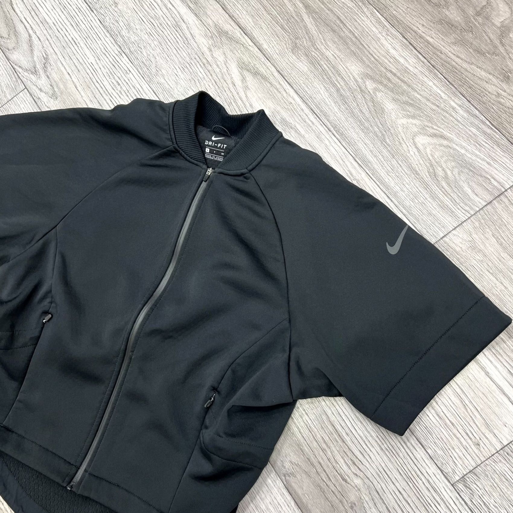 Nike Nike Jacket Womens S Black Therma Short Sleeve Top Size Size S / US 4 / IT 40 - 3 Thumbnail