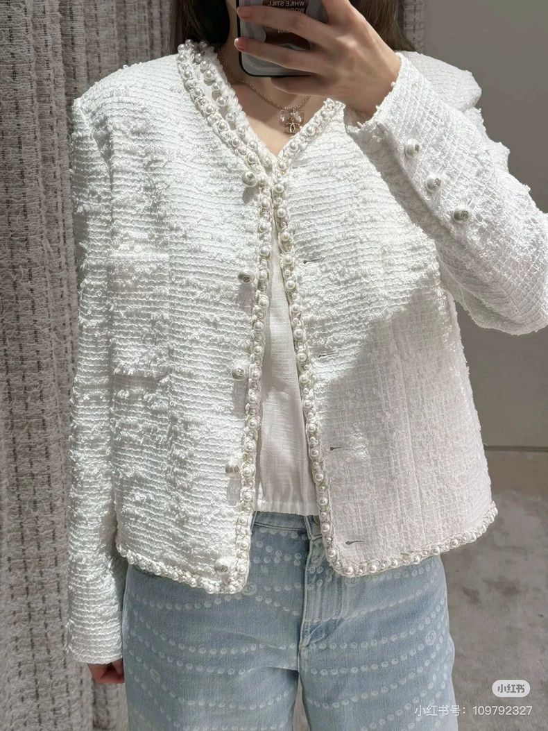 Chanel Chanel 25p spring and summer preview white pearl rolled ed Size S / US 4 / IT 40 - 9 Thumbnail