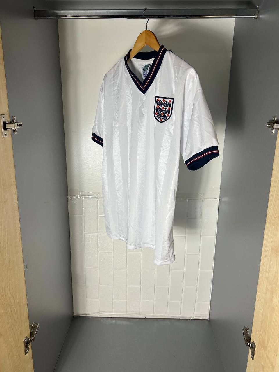 Vintage VERY RARE UMBRO ENGLAND SOCCER JERSEY RETRO MANCHESTER 90s Size US L / EU 52-54 / 3 - 4 Thumbnail