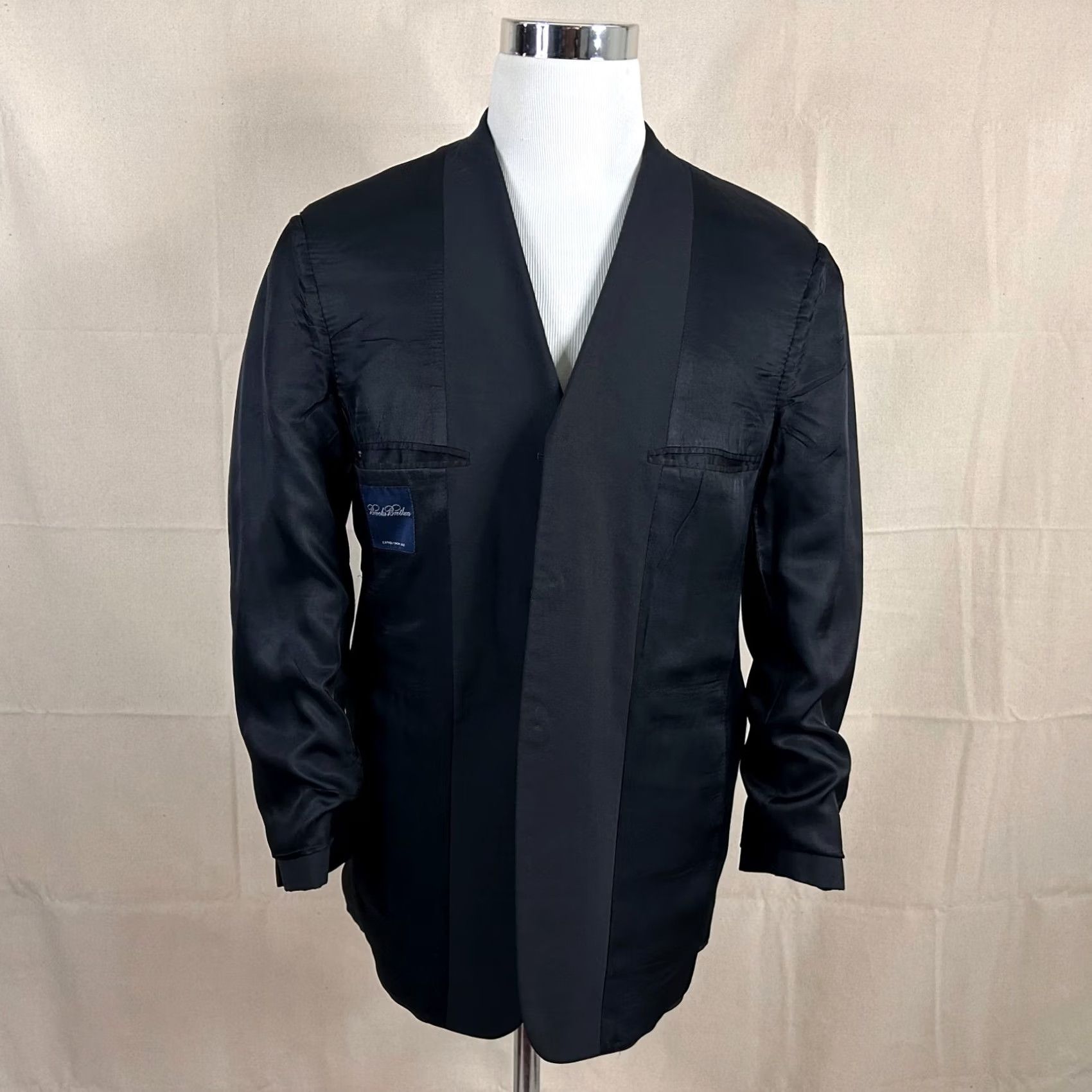 Brooks Brothers Brooks Brothers Sport Coat 38S Wool Black Three-Button Fully Lined Men Jacket Coat Notch Lapel 2 Piece Size US XS / EU 42 / 0 - 7 Thumbnail