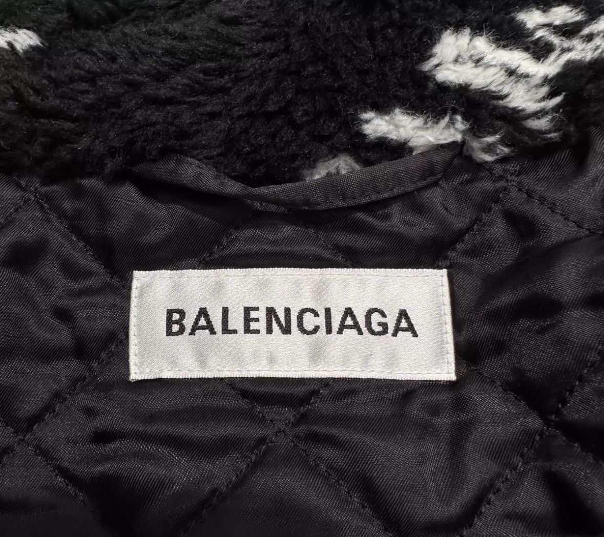 Balenciaga Balenciaga full printed artificial fur jacket2412-Nextarrow Size US S / EU 44-46 / 1 - 3 Thumbnail