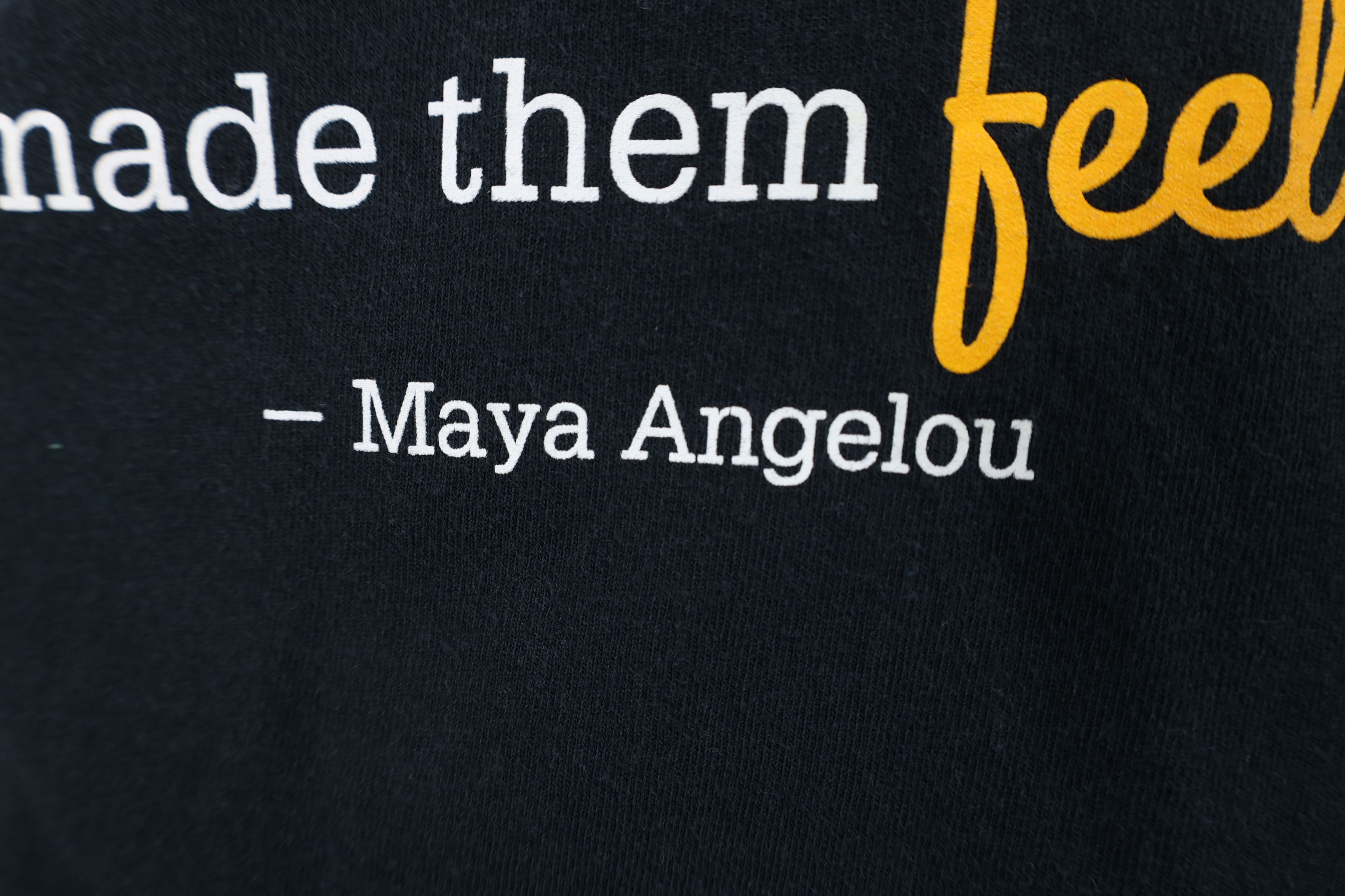 Vintage Vintage Y2K Streetwear Angelou A Smile In Your Voice T-Shirt Size US XXL / EU 58 / 5 - 9 Thumbnail