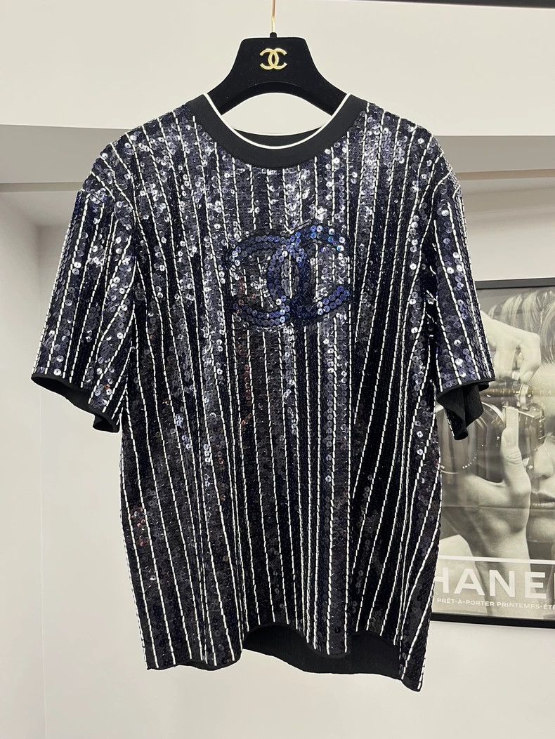 Chanel Chanel 23P Sequin Embellished T-Shirt - dmc Size US M / EU 48-50 / 2 - 1 Thumbnail