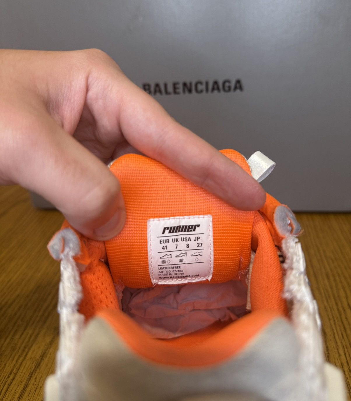 Balenciaga Balenciaga Runner Sneaker (White/Orange) Size US 8 / EU 41 - 7 Thumbnail