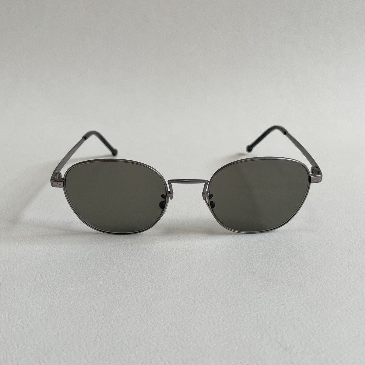 Cutler and Gross Gunmetal Silver Round Lens Sunglasses Size ONE SIZE - 2 Thumbnail