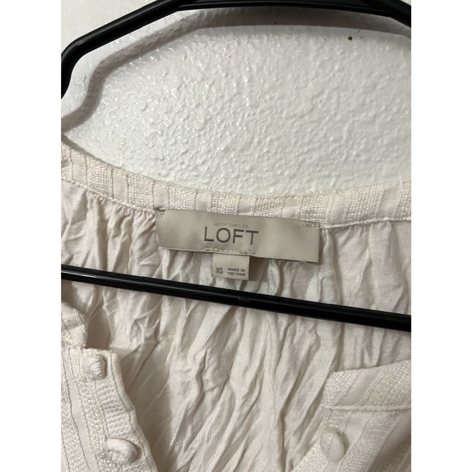 Loft Loft Blouse Womens XS Beige Tan Polyester V-Neck Sleeveless Size XS / US 0-2 / IT 36-38 - 3 Thumbnail