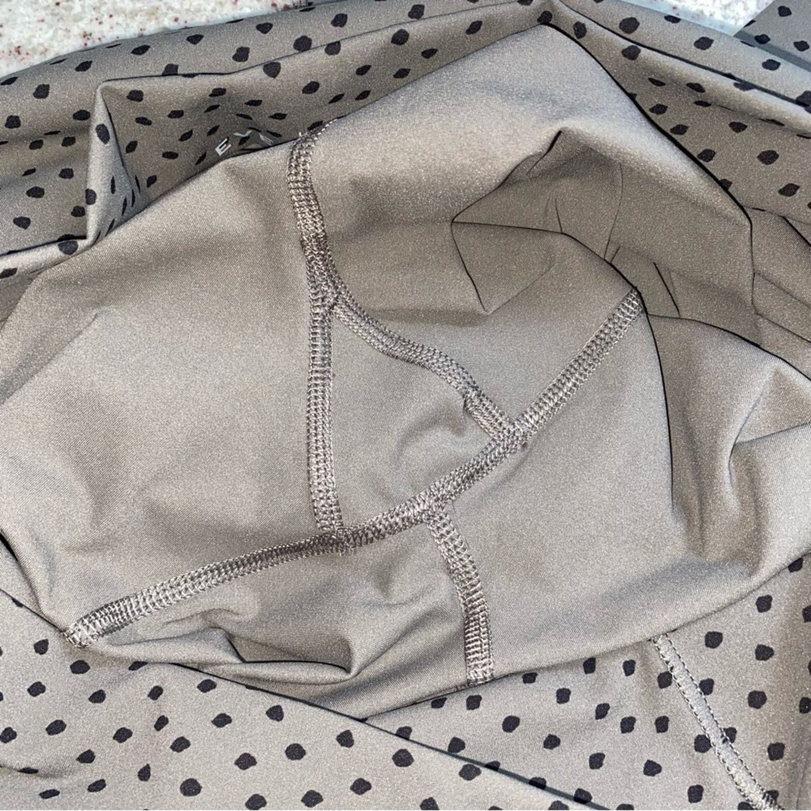 Everlane Everlane $68 Dot Perform Ankle Legging LG EUC Size 30" / US 8 / IT 44 - 9 Thumbnail