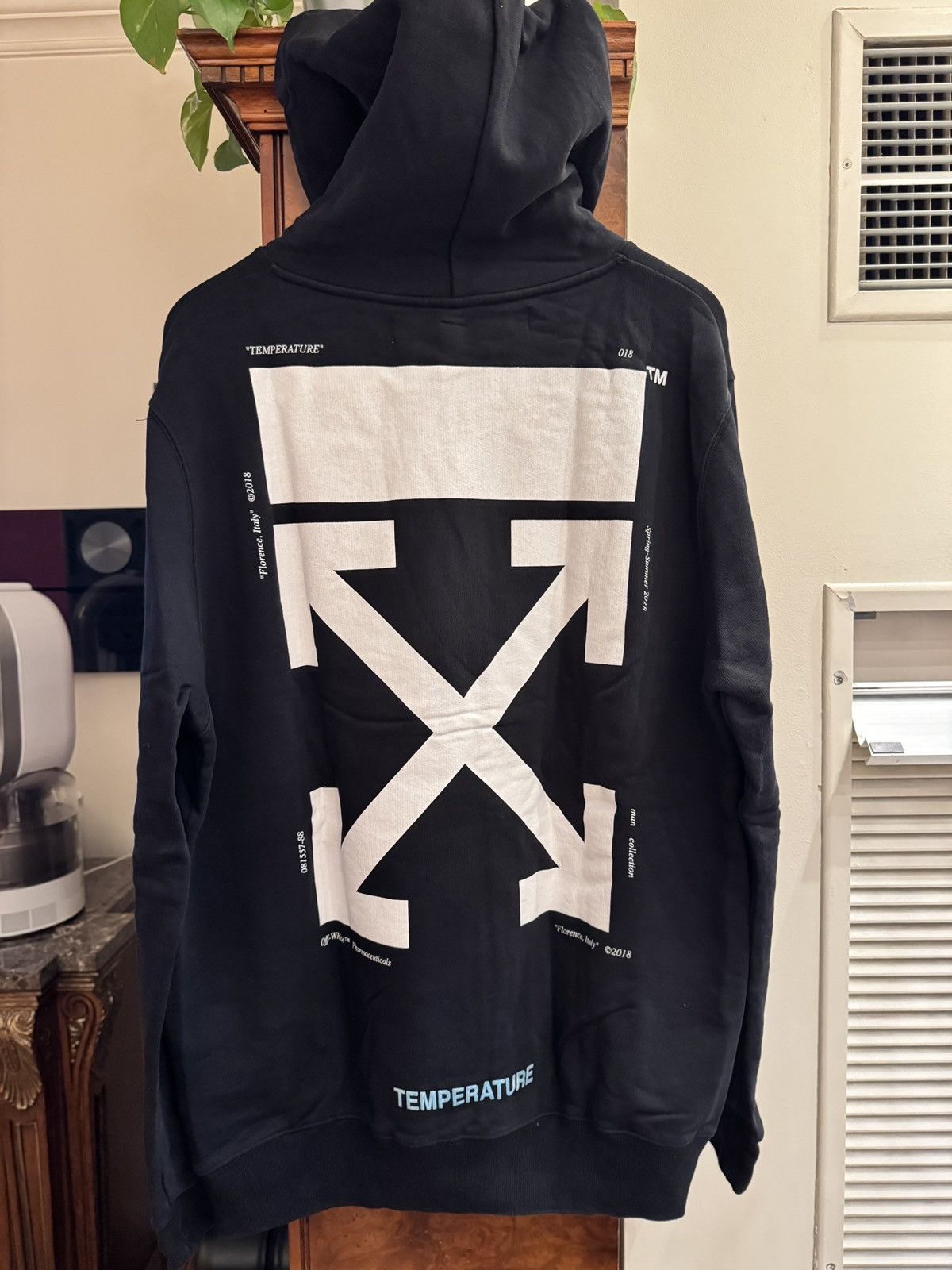 Off-White Off-White Black Mona Lisa Hoodie with Back Logo Detailing Size US M / EU 48-50 / 2 - 7 Thumbnail