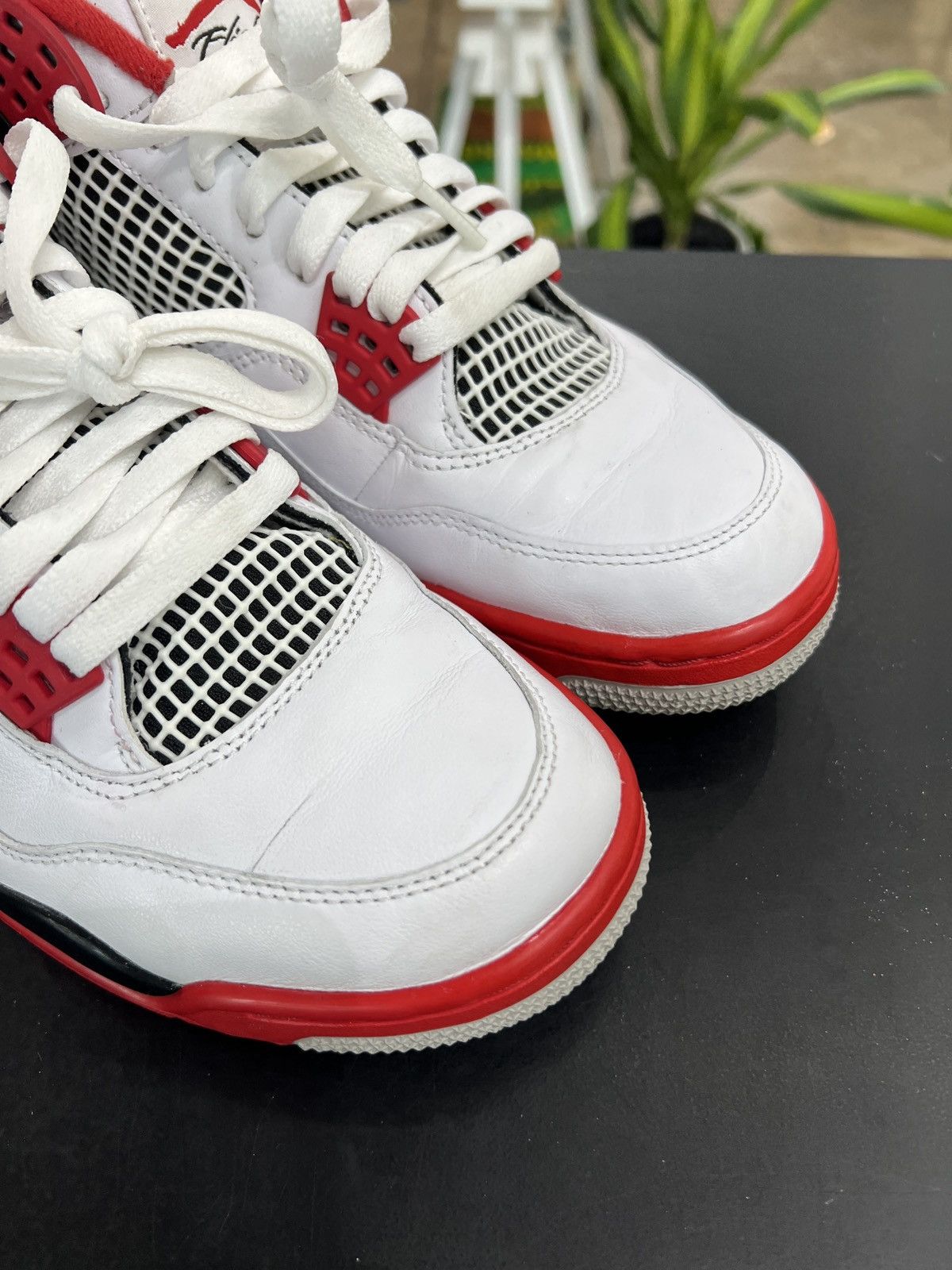 Jordan Brand Air Jordan 4 Fire Red Sz. 9.5 (2020) Size US 9.5 / EU 42-43 - 7 Thumbnail
