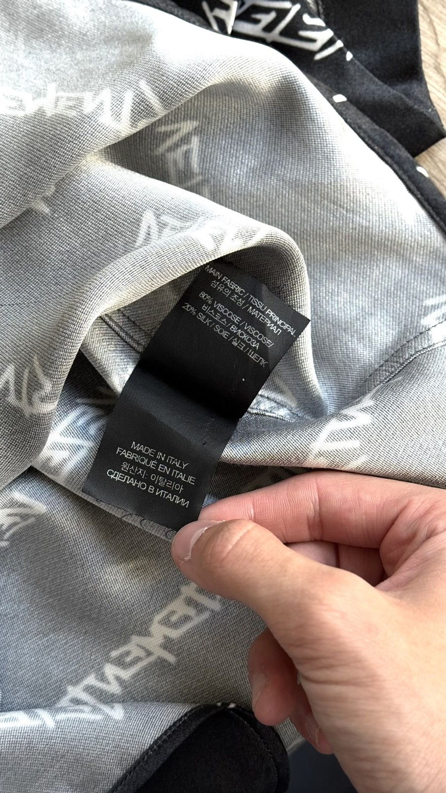 Vetements VETEMENTS MONOGRAM SHIRT Size US S / EU 44-46 / 1 - 9 Thumbnail
