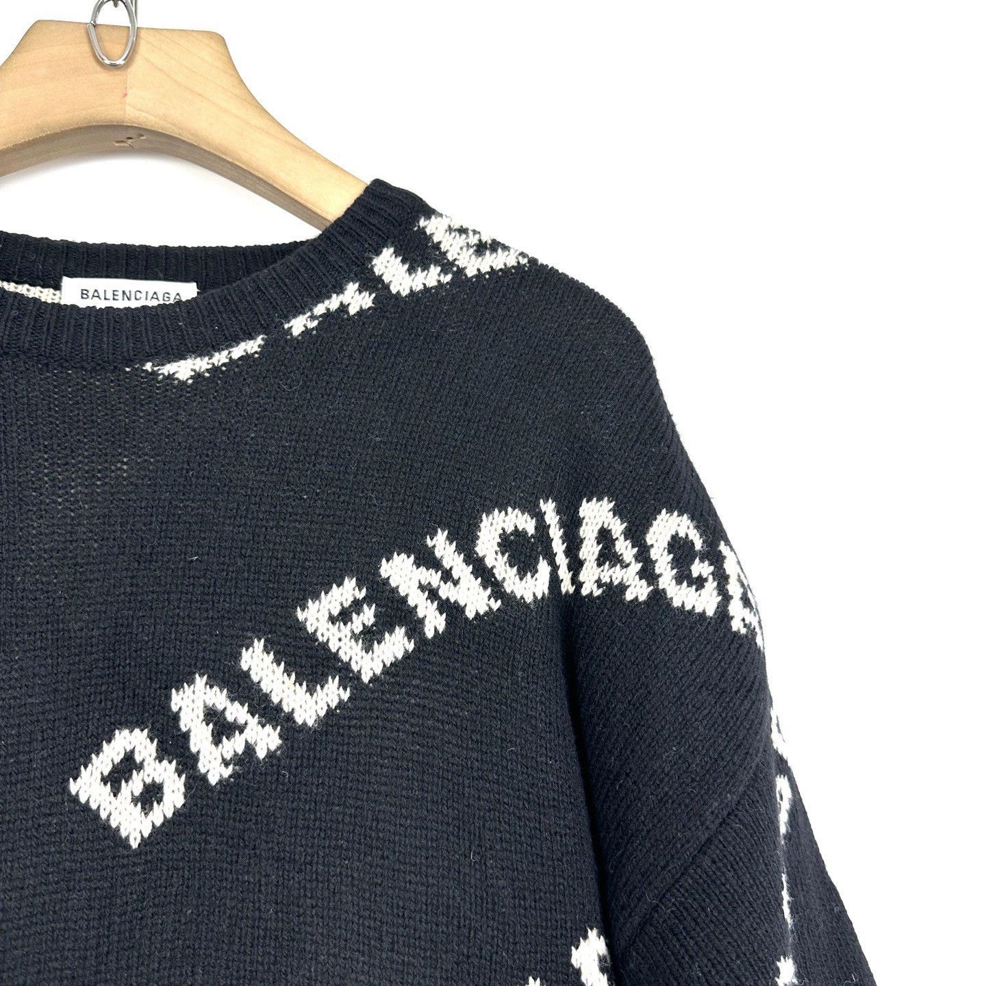 Balenciaga A must-have for trendsetters! Balenciaga ogo sweater Size L / US 10 / IT 46 - 4 Thumbnail