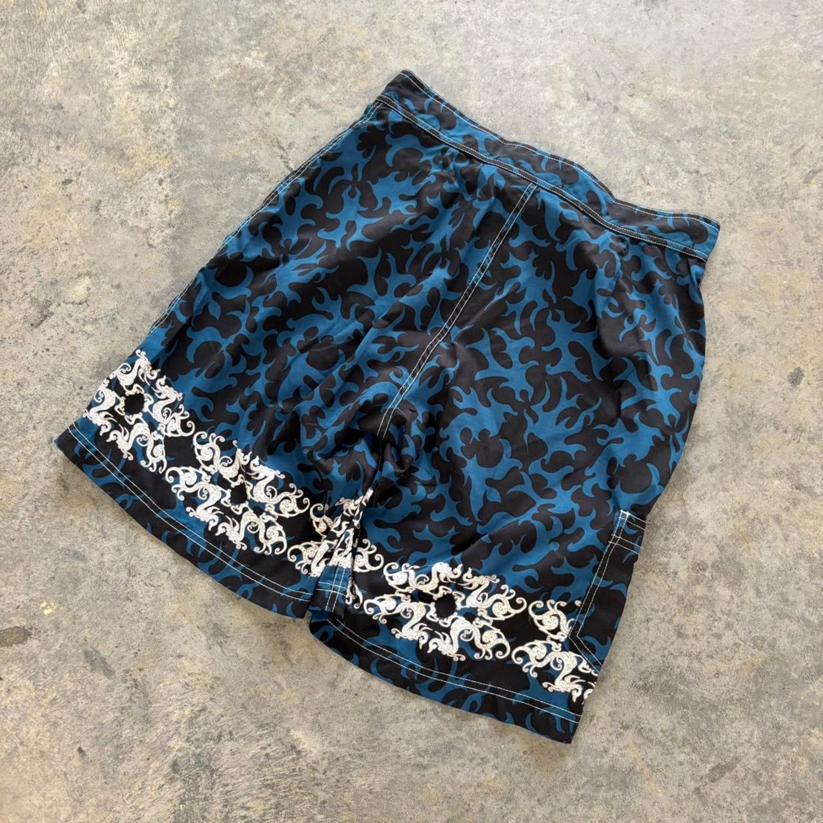 Affliction × Quicksilver × Vintage Vintage Y2K Skater Surfer Style Tribal Print Swim Shorts Size US 32 / EU 48 - 2 Thumbnail