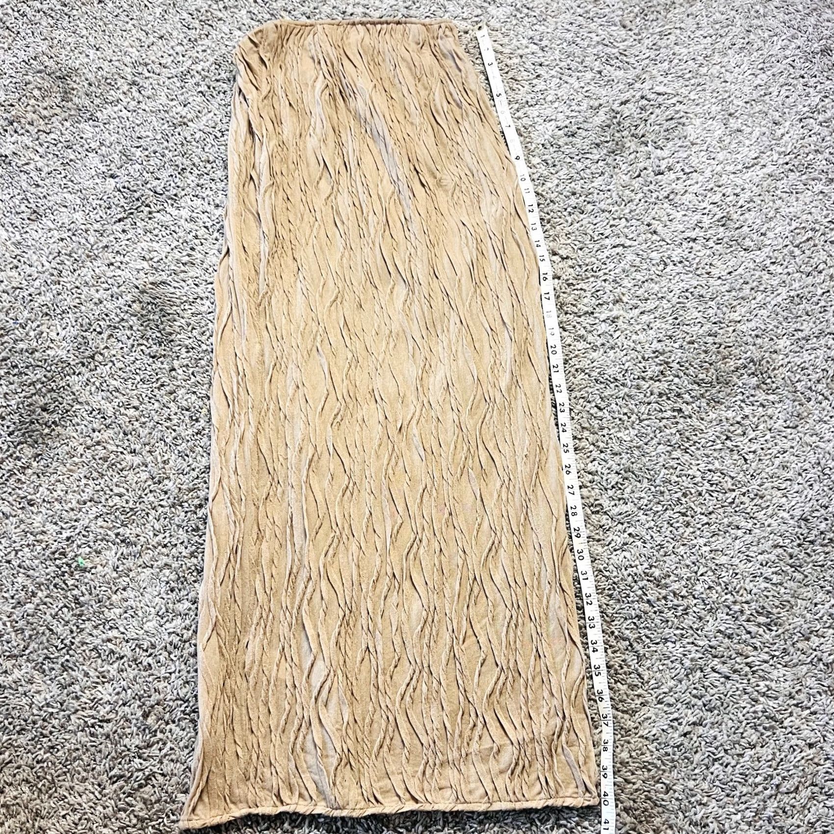 PrettyLittleThing VINTAGE Pretty Little Thing Light Brown High Slit Textured Maxi Skirt Size 4 Skirt Womens S Beige Midi A-Line 90s Boho Size 28" / US 6 / IT 42 - 3 Thumbnail