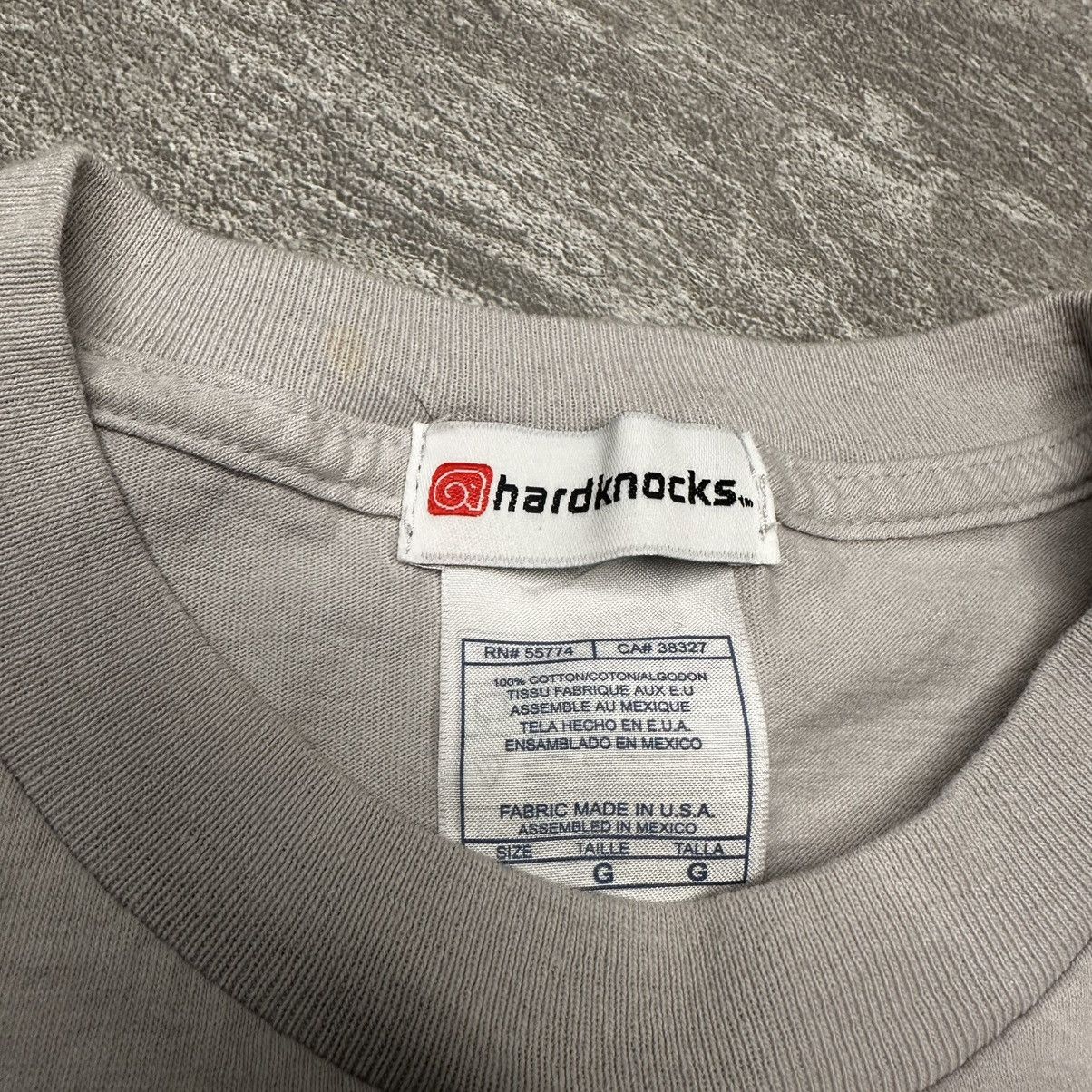 Vintage Vintage Y2K School Of Hard Knocks Queens 7 Von’s T Shirt Size US L / EU 52-54 / 3 - 5 Thumbnail