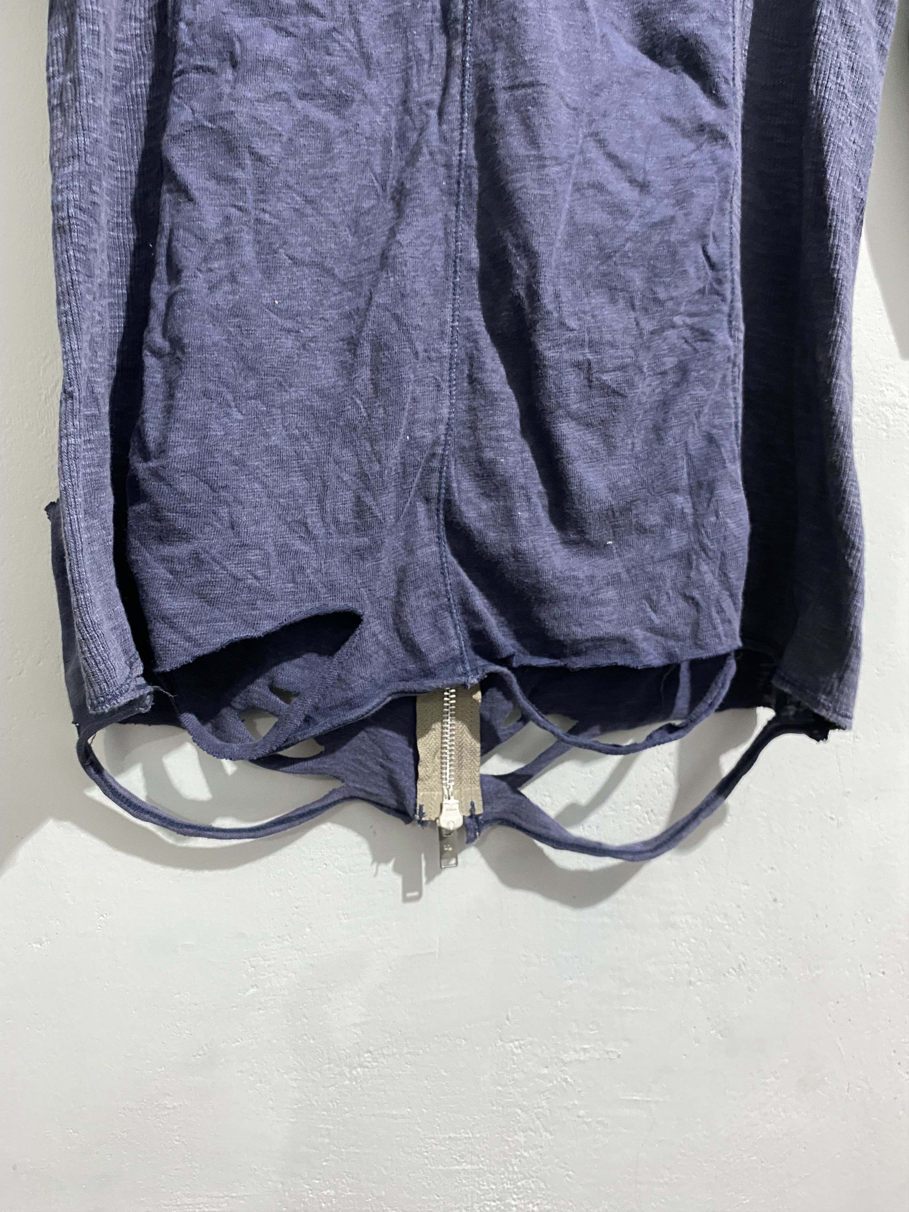 Jun Takahashi × Undercover × Uniqlo undercover x uniqlo uu distressed hoodie Size US S / EU 44-46 / 1 - 6 Thumbnail