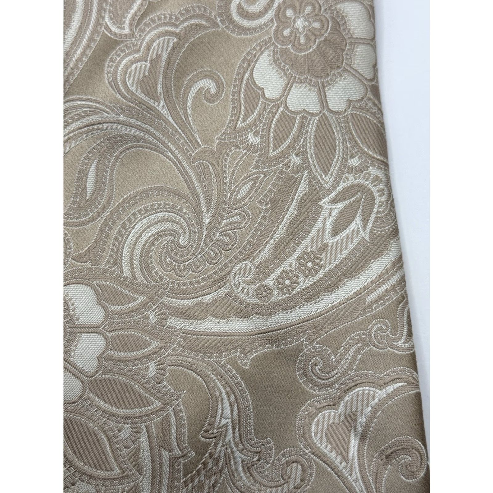 Vintage President Donald J Trump Signature Collection Tie Mens Silk Hand Made Paisley Gold Designer Size ONE SIZE - 2 Thumbnail