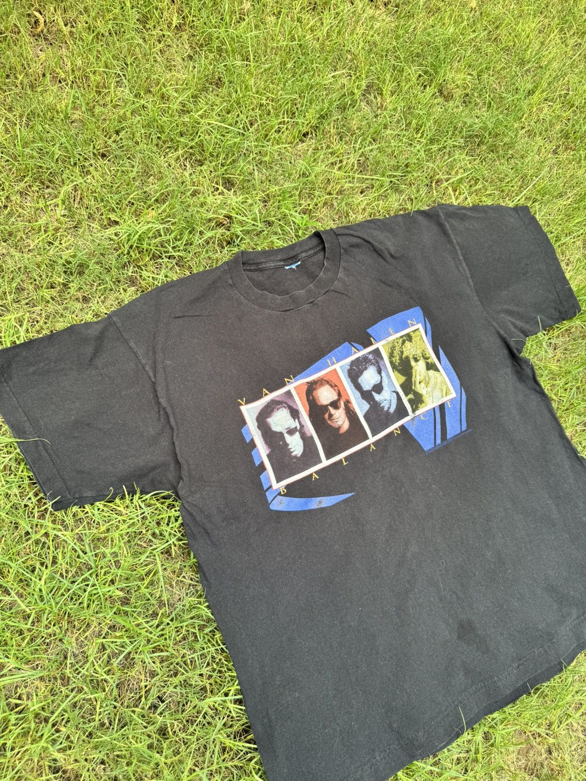 Vintage Vintage 1995 Van Halen “Balance” tour t-shirt Size US XL / EU 56 / 4 - 3 Thumbnail
