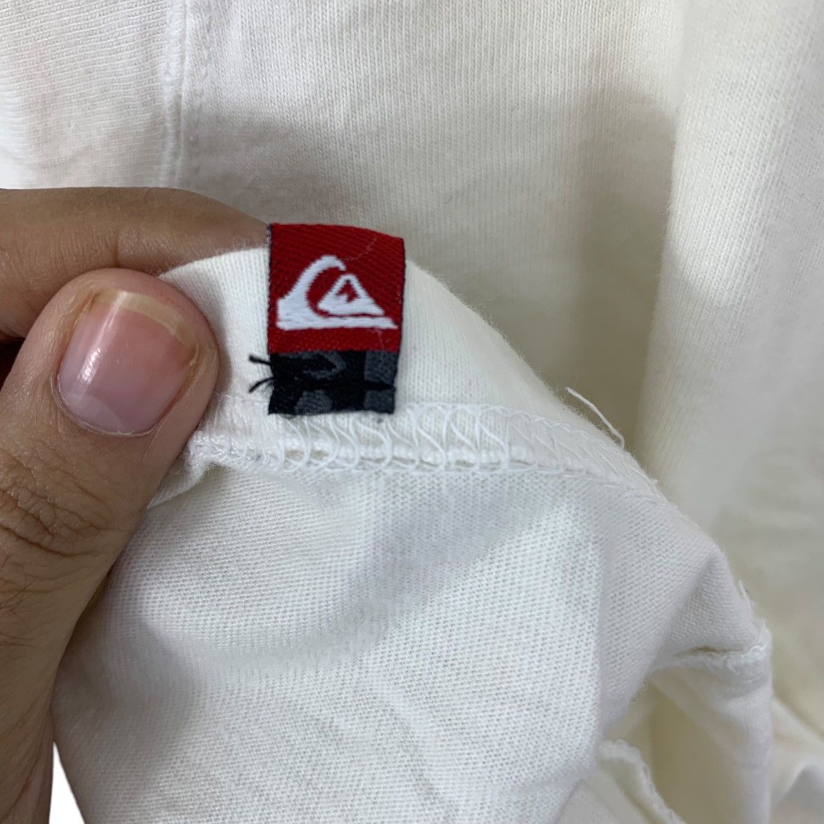 Quiksilver Vintage QUIKSILVER OKINAWA STORE Box Logo Surf Tee Shirt Size US L / EU 52-54 / 3 - 10 Thumbnail
