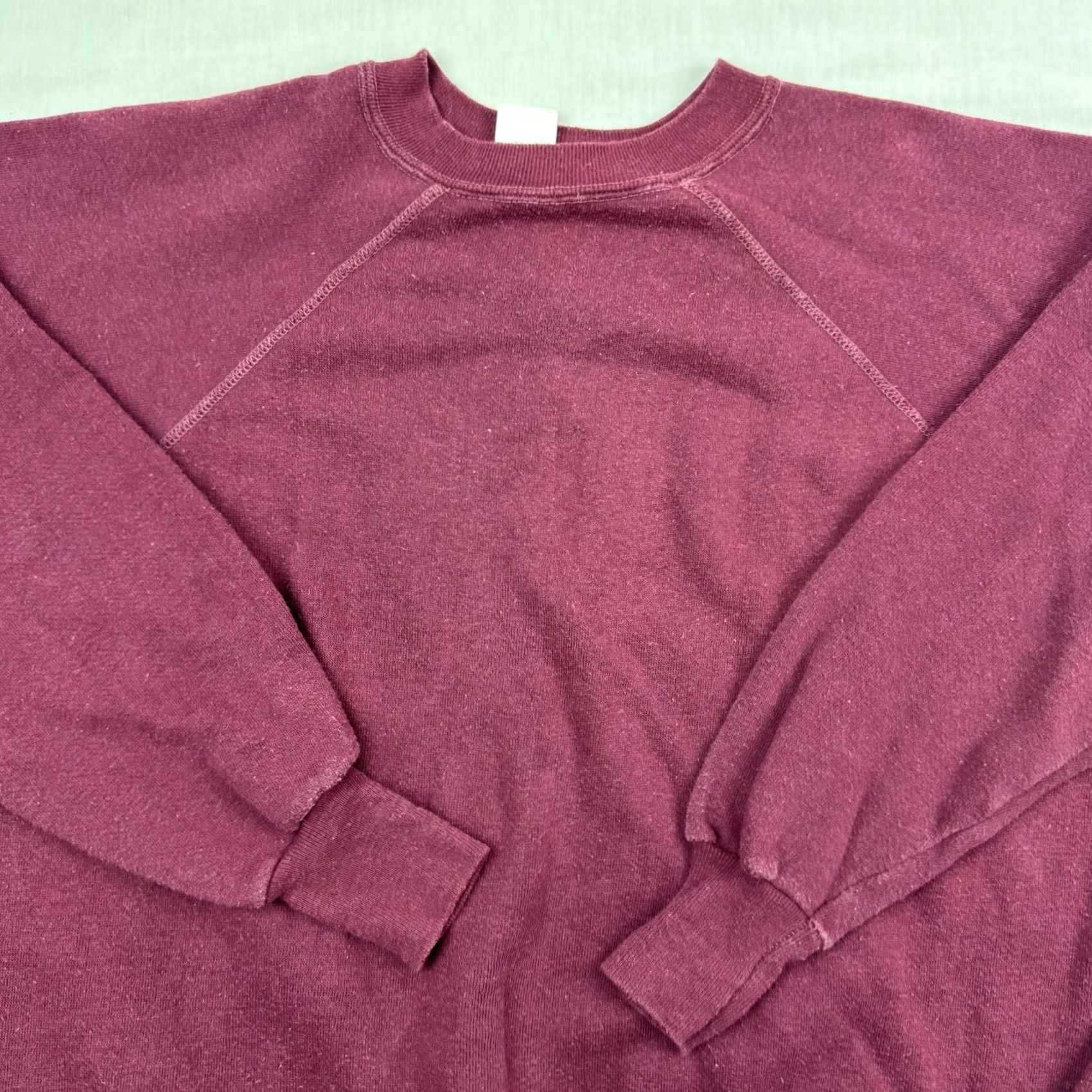 Vintage VINTAGE Royal Knight Sweatshirt Adult L Red 70s USA Crewneck Shirt Pullover Mens Size US L / EU 52-54 / 3 - 2 Thumbnail