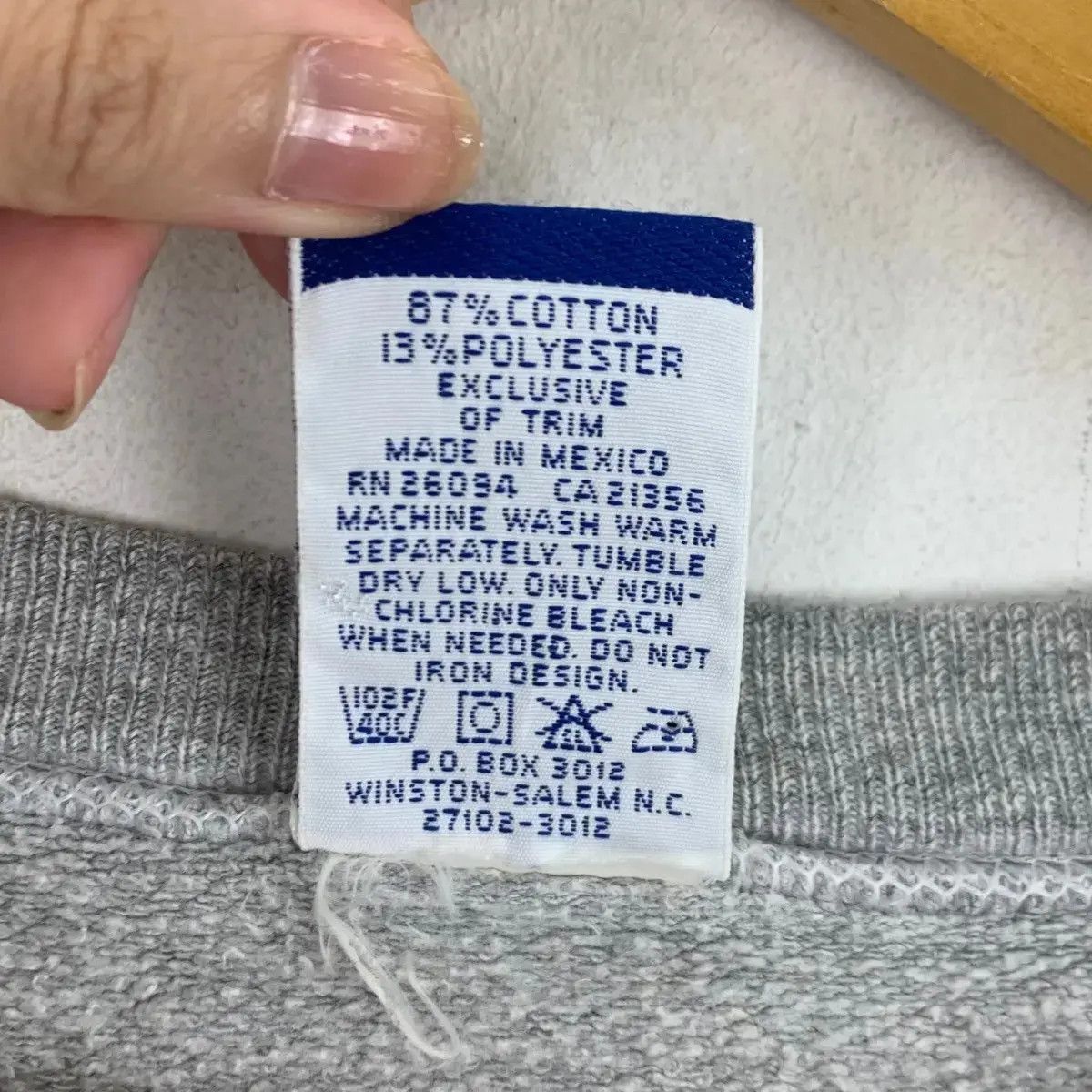Champion Vintage CHAMPION USA Script Embroidered Grey Sweatshirt Size US M / EU 48-50 / 2 - 7 Thumbnail