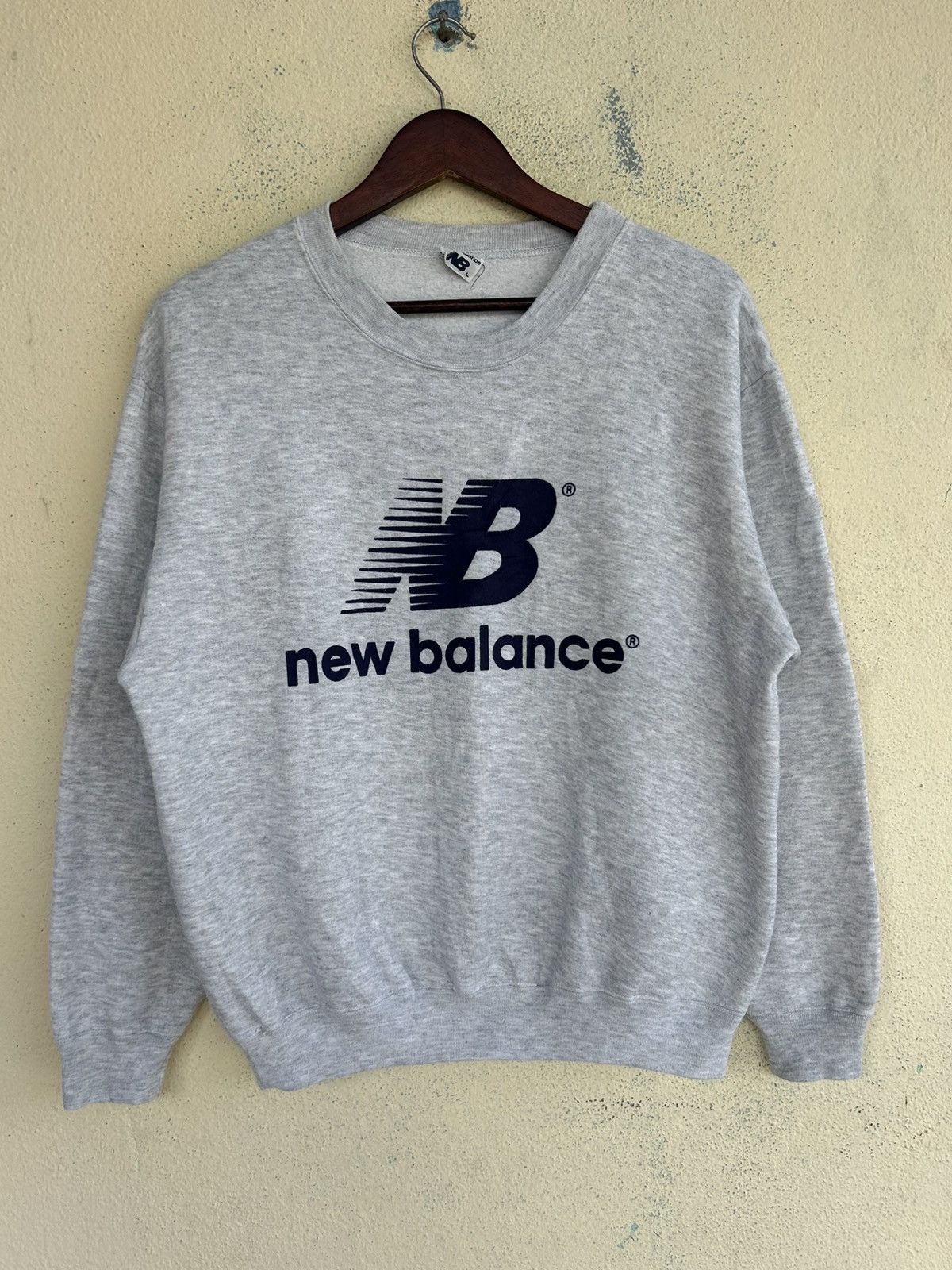 New Balance Vintage New Balance Spell Out Sweatshirt Size US L / EU 52-54 / 3 - 1 Thumbnail