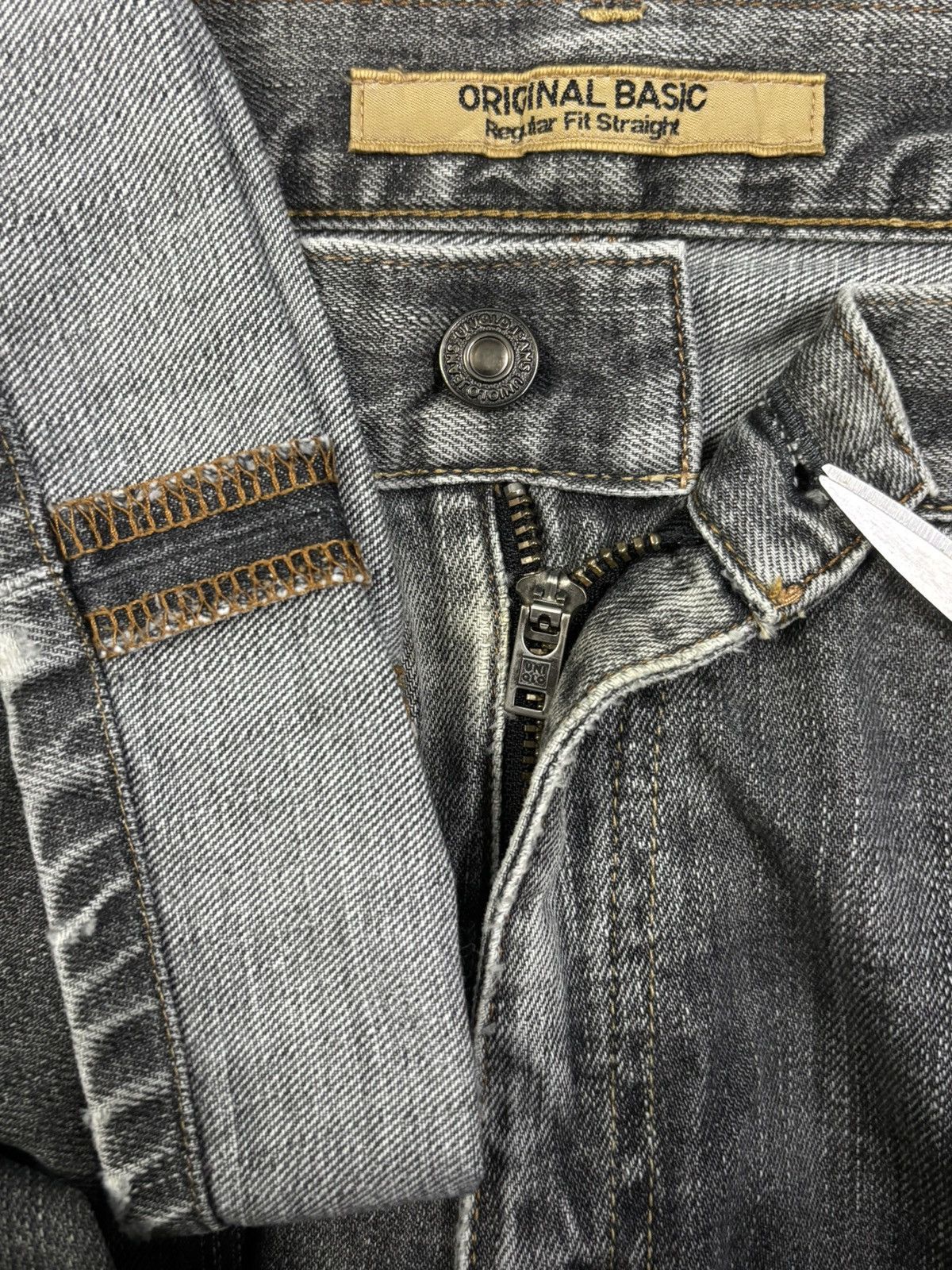Undercover × Uniqlo Vintage Uniqlo S002 Faded Washed Whiskers Loose Fit Jeans Size US 35 - 4 Thumbnail