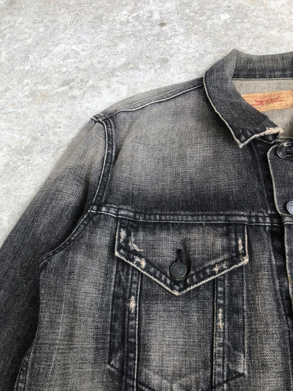 Levi's Y2k Levi’s Denim Jacket Mud Wash Distressed Size US L / EU 52-54 / 3 - 7 Thumbnail