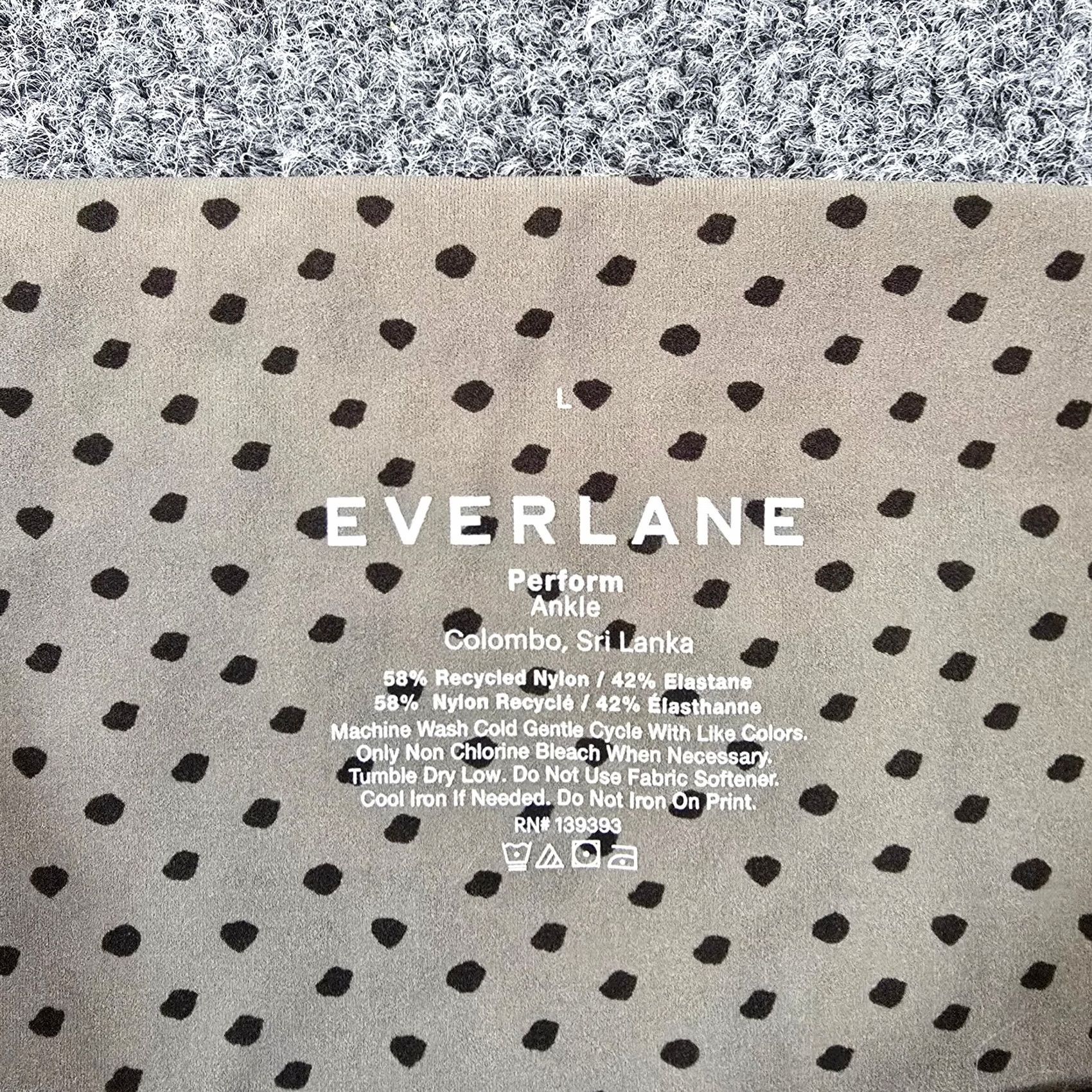 Everlane Everlane Pants Womens Size Large Gray Polka Dot Perform Ankle Stretch Leggings Size 36" / US 14 / IT 50 - 3 Thumbnail