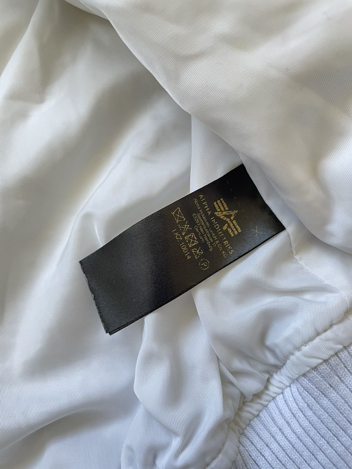Alpha Industries × Vintage Alpha Industries Bomber MA-1 Flyers Jacket Women's White Size S / US 4 / IT 40 - 12 Thumbnail