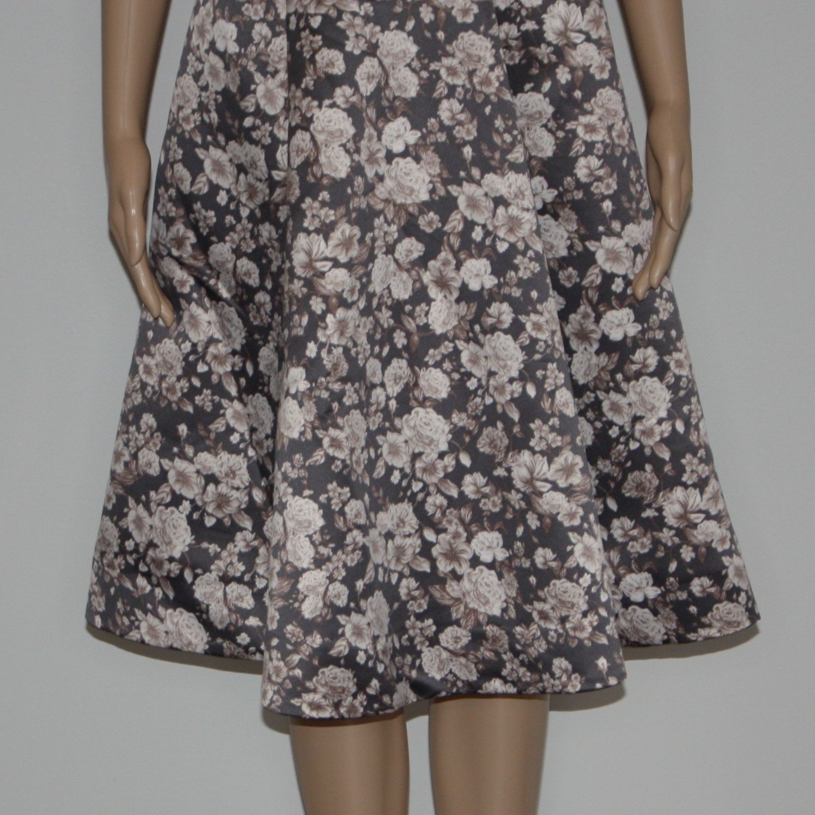 Other Gal Meets Glam Elle Brightex Duchess Satin in Floral Print Size M / US 6-8 / IT 42-44 - 7 Thumbnail