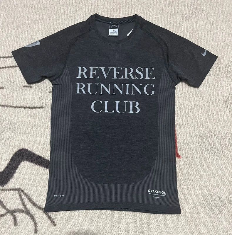 Nike GYAKUSOU REVERSE RUNNING CLUB Tシャツ s-l400.jpg