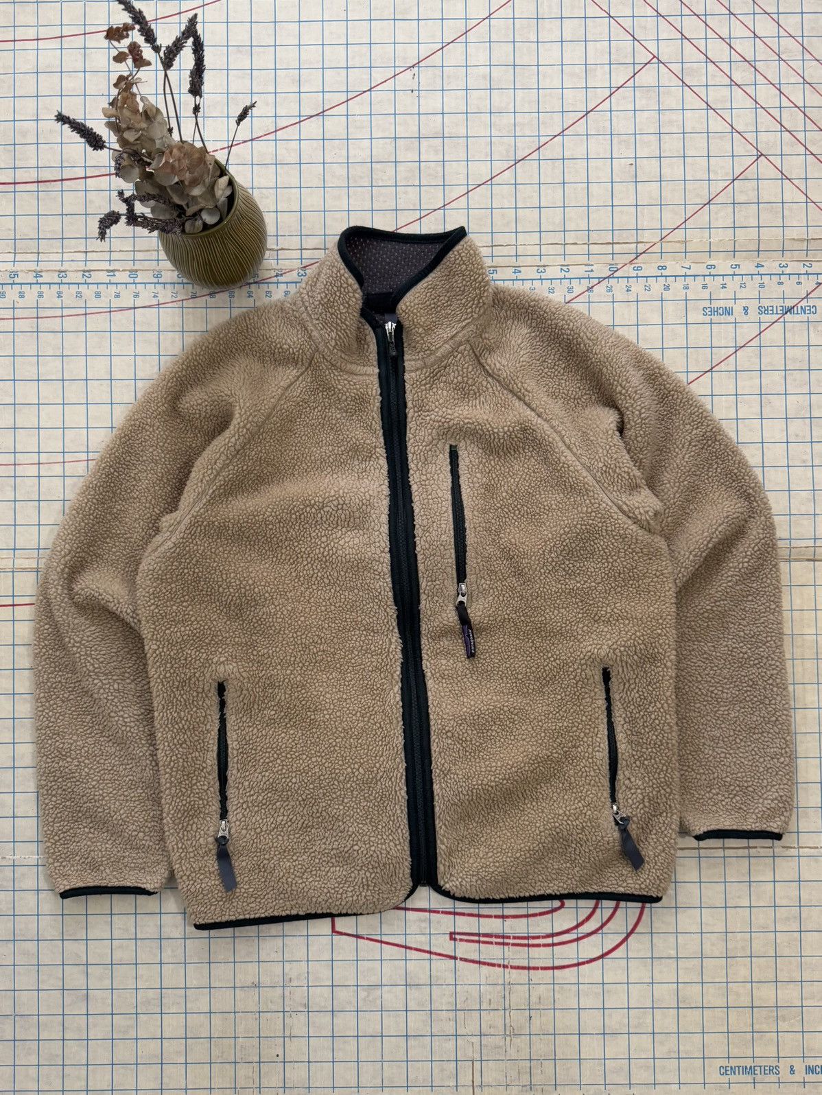 Patagonia × Vintage Vintage Patagonia Oatmeal Deep Pile Full Zip Fleece Large Size US L / EU 52-54 / 3 - 1 Thumbnail