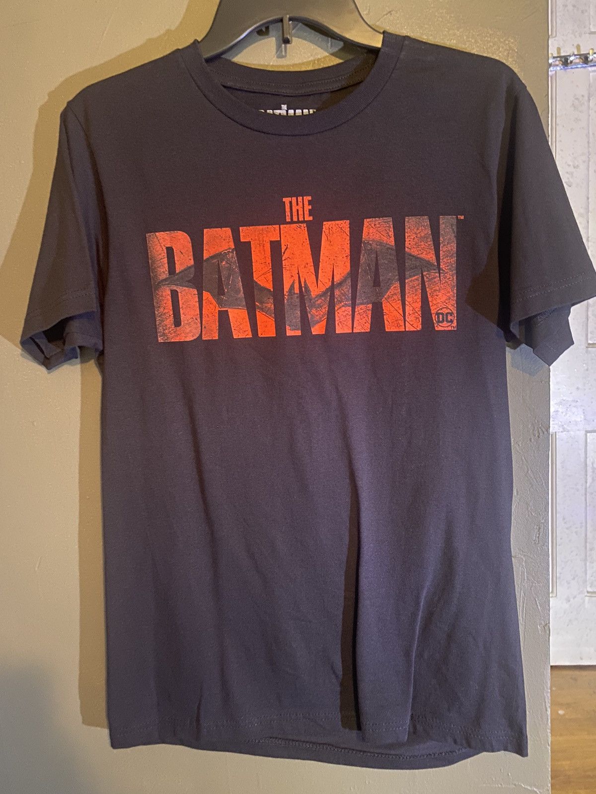DC Comics × Vintage Black/Red The Batman T-Shirt Size US S / EU 44-46 / 1 - 1 Thumbnail