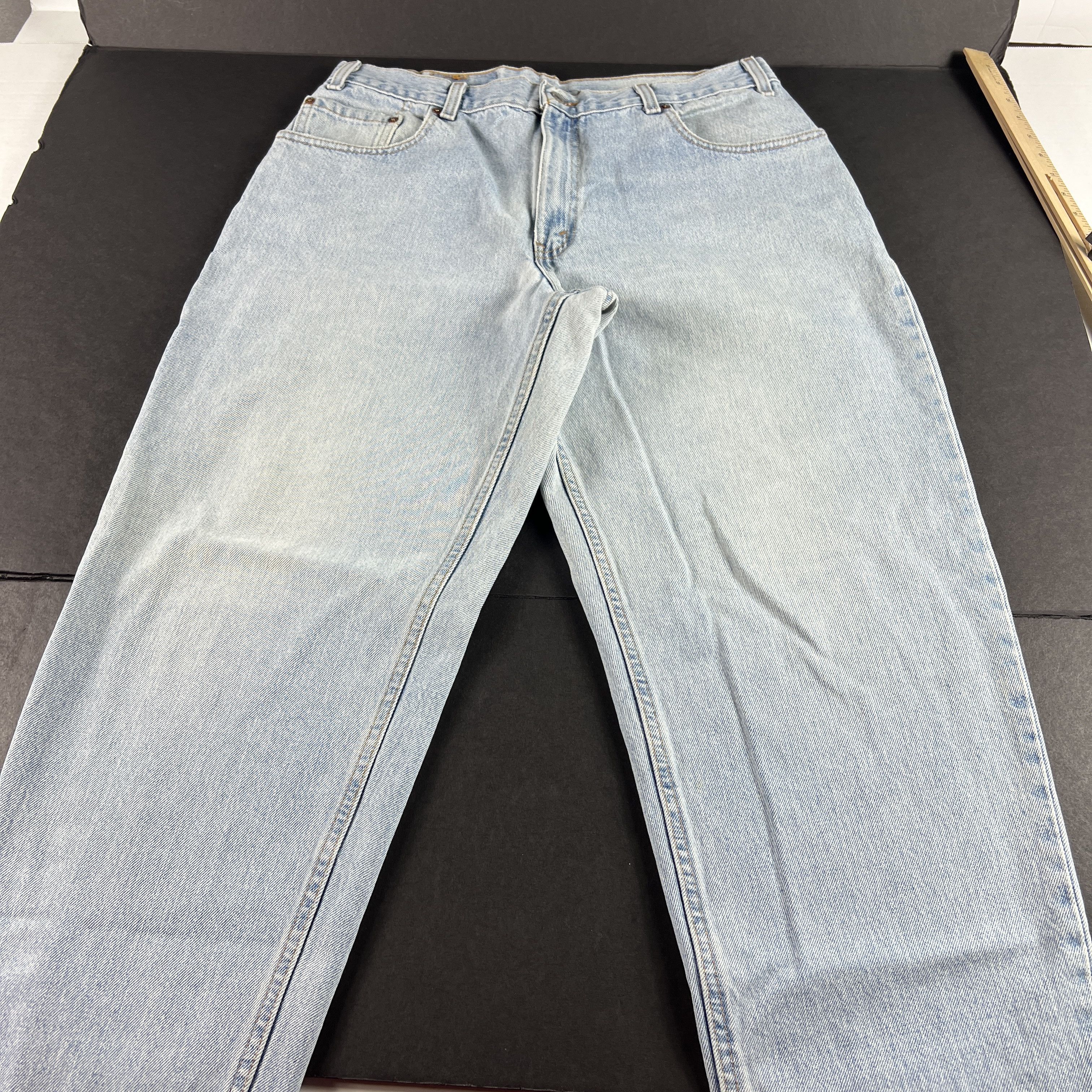 Levi's × Vintage Y2K Levi's Jeans 560 Loose Tapered Light Blue Faded Denim Size US 35 - 1 Thumbnail