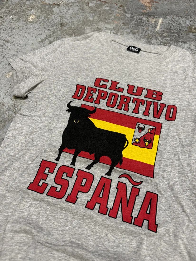 Designer × Dolce & Gabbana × Vintage 2000s Dolce & Gabbana Bull Espana Grey T-Shirt Size US XS / EU 42 / 0 - 4 Thumbnail