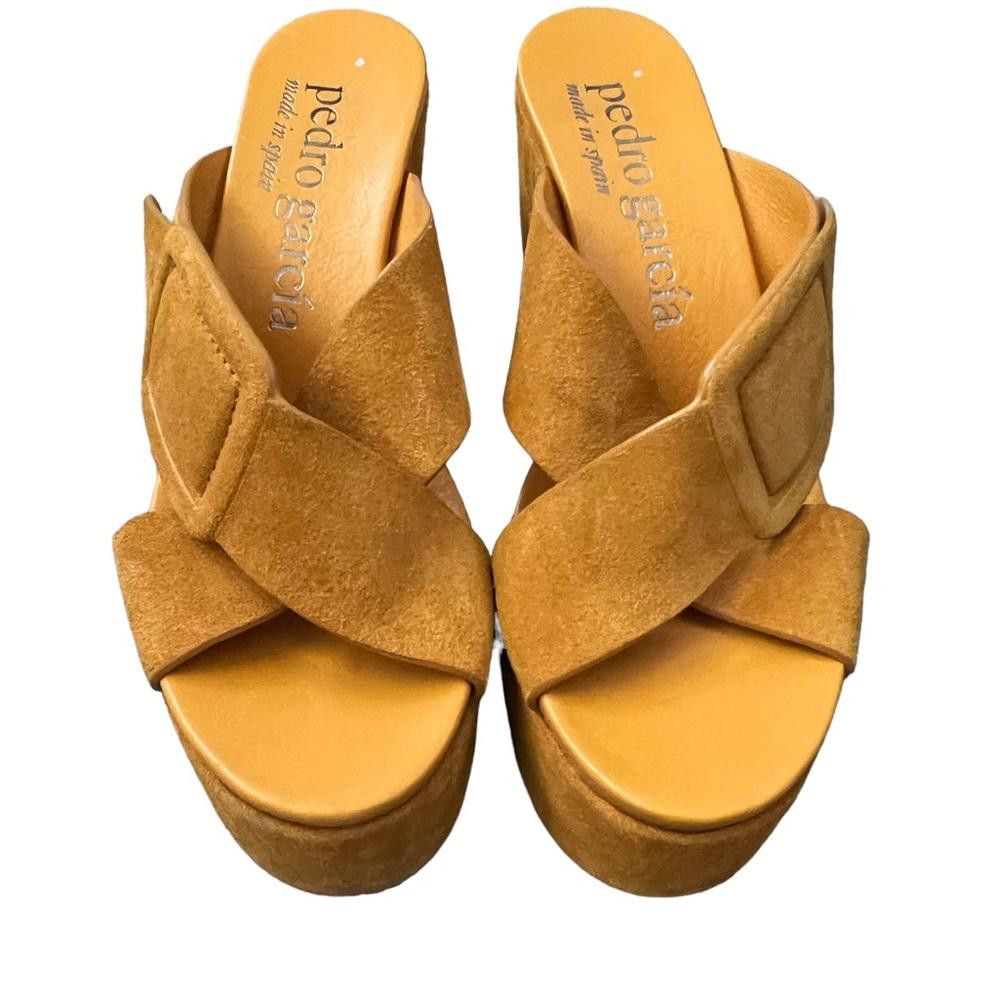Pedro Garcia Pedro Garcia Suede Donata Wedge Sandal in Tumeric Size 9.5 Size US 9.5 / IT 39.5 - 2 Thumbnail