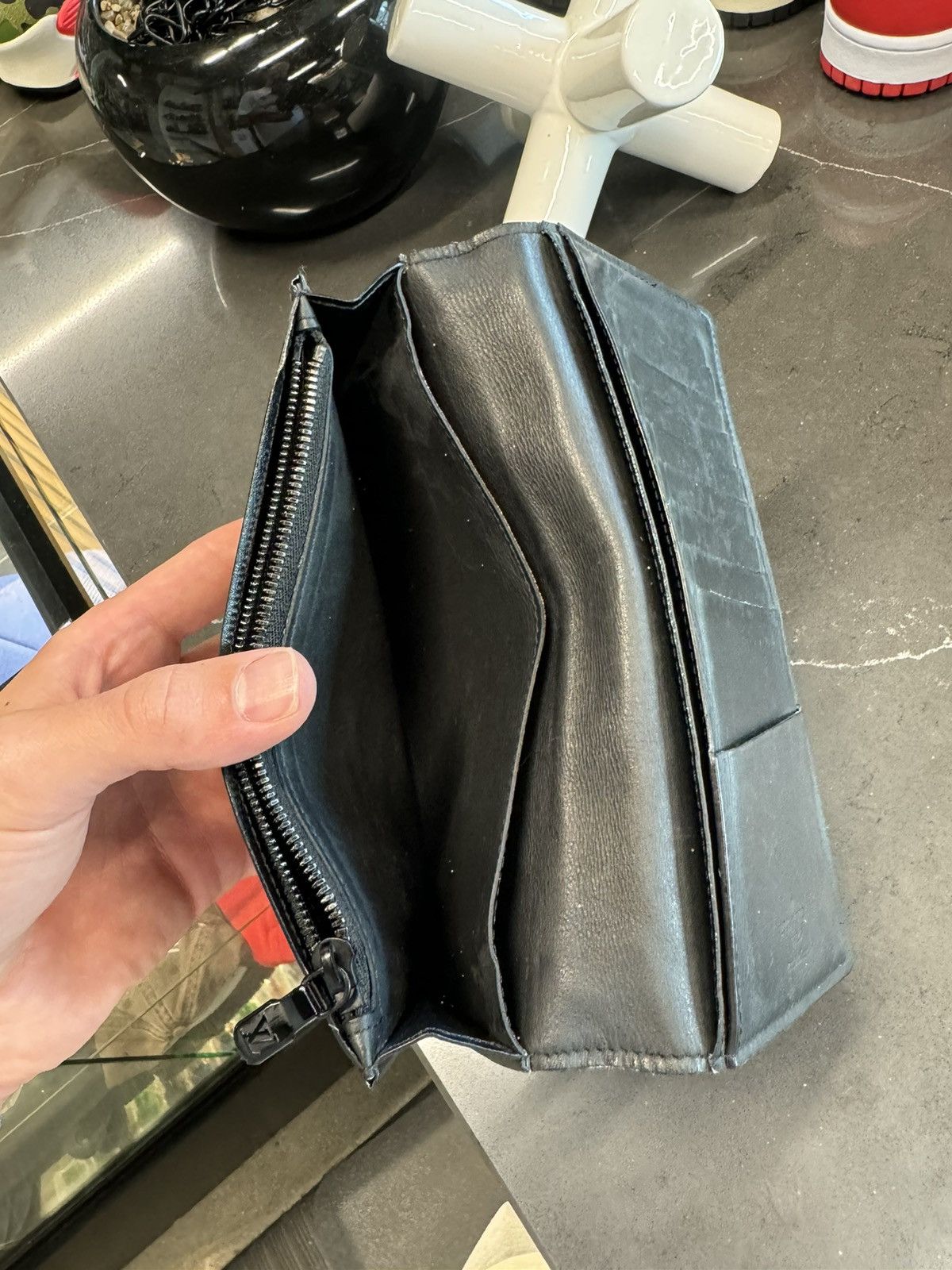 Louis Vuitton Louis Vuitton Brazza Wallet Monogram Shadow Size ONE SIZE - 4 Thumbnail
