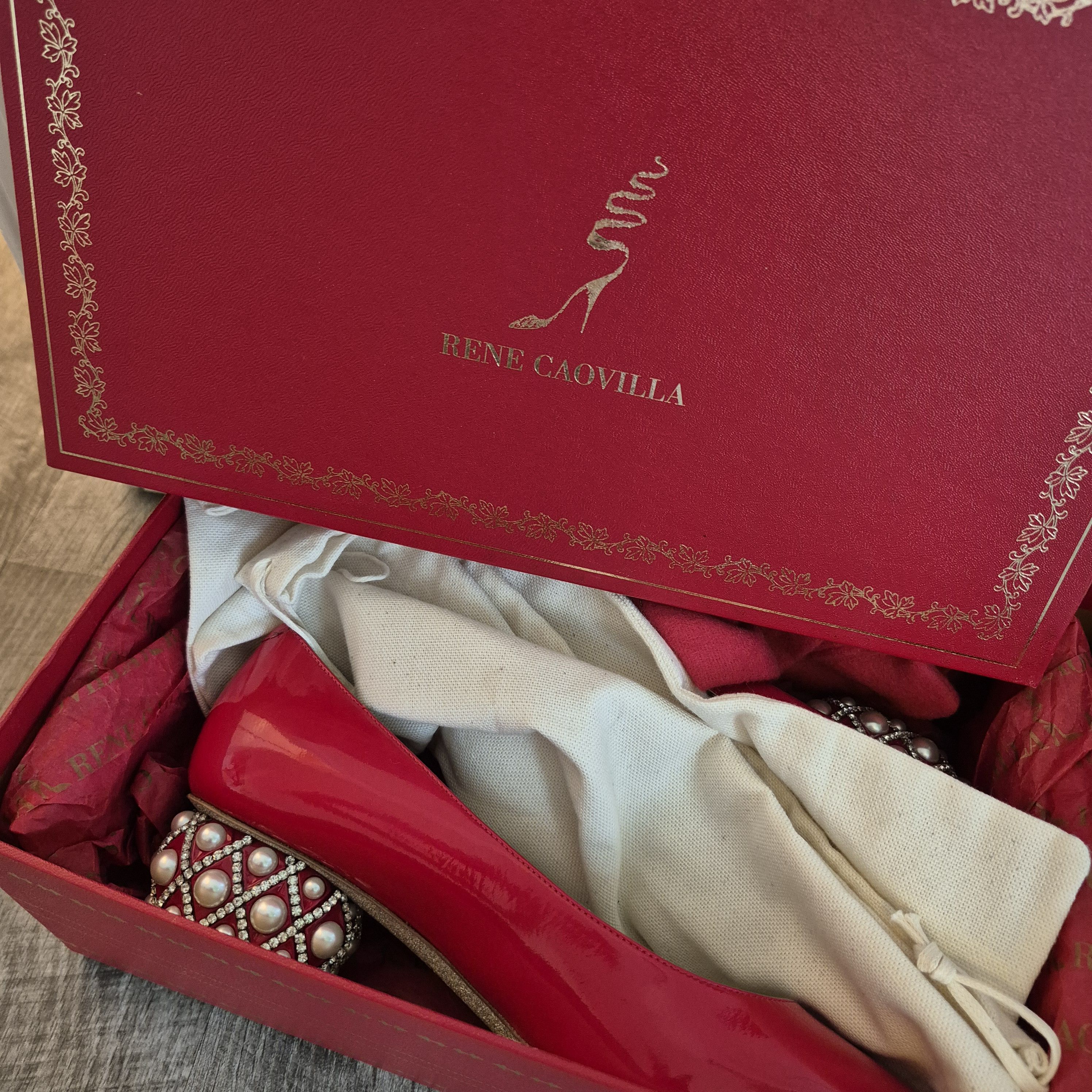 Rene Caovilla Rene Caovilla Lady Perla embellished patent-leather pumps Size US 5 / IT 35 - 5 Thumbnail