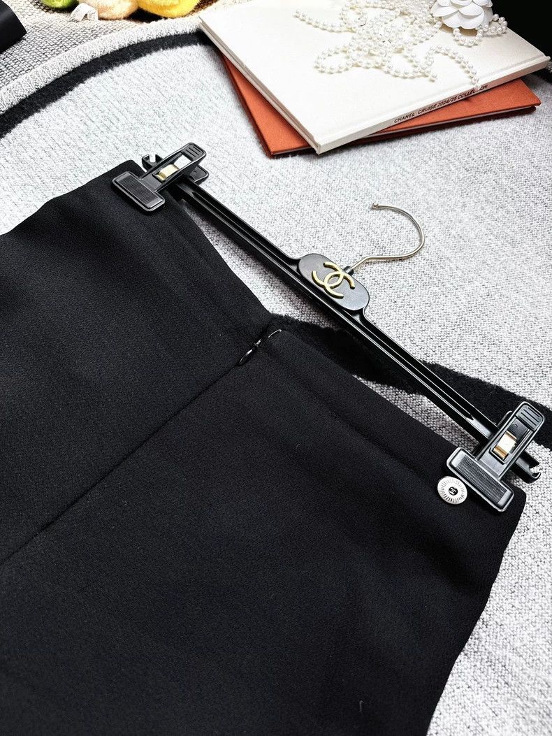 Chanel Chanel 22c early spring show black wide-leg trousers Size 24" / US 00 / IT 34 - 4 Thumbnail