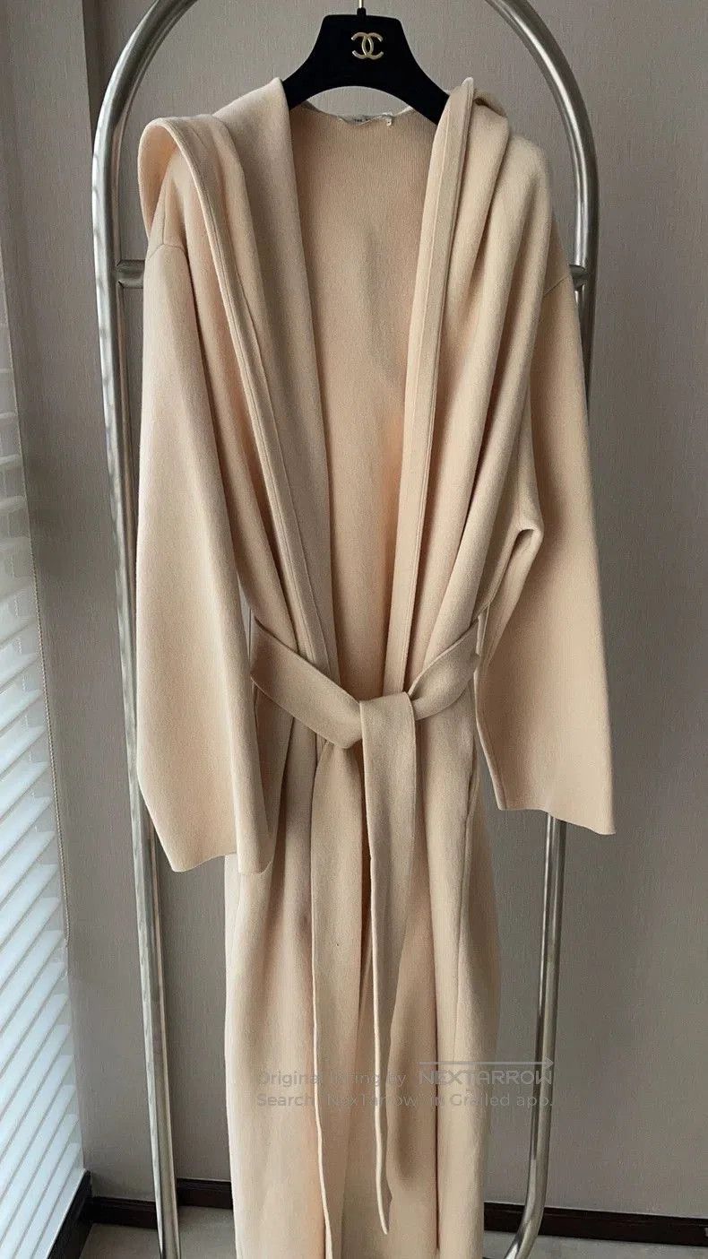 The Row The Row Beige Cashmere Robe. Size US S / EU 44-46 / 1 - 4 Thumbnail